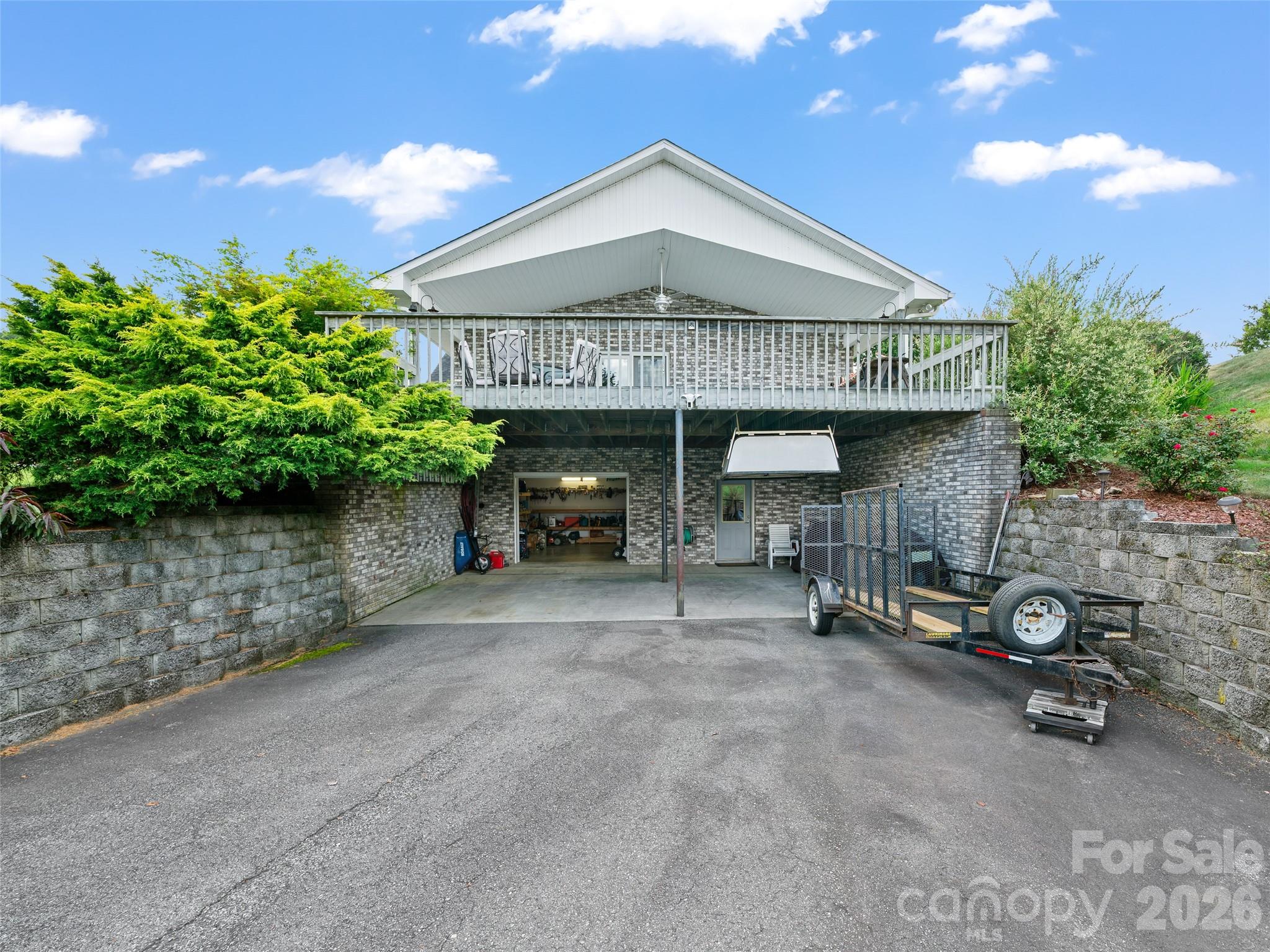 124 W Dogwood Circle — Burnsville