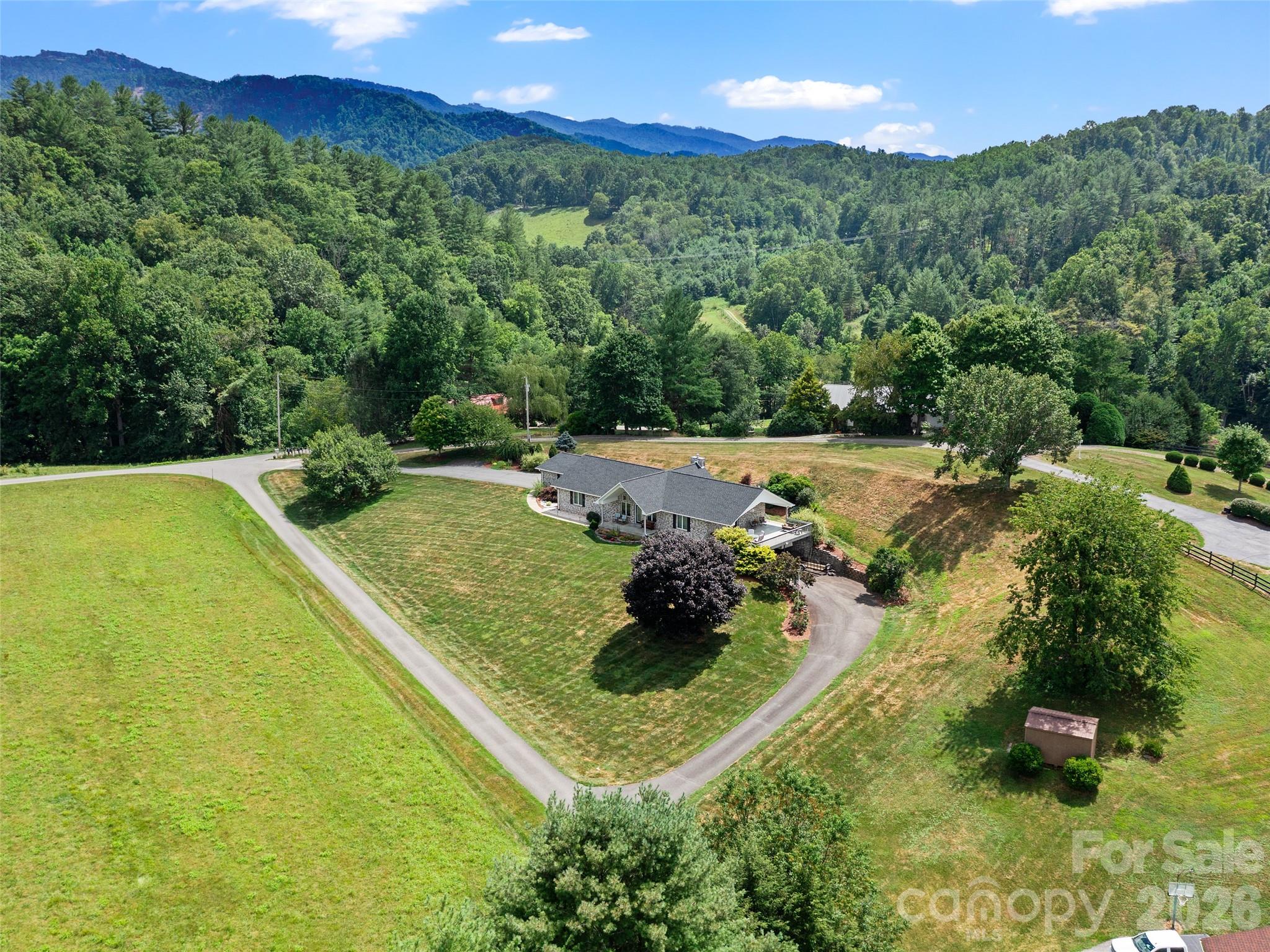 124 W Dogwood Circle — Burnsville