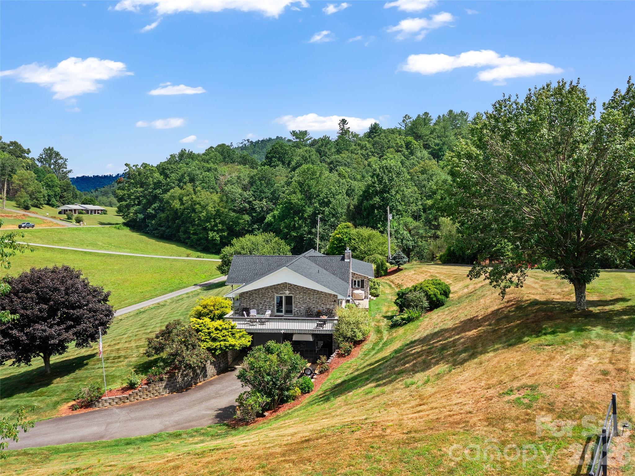 124 W Dogwood Circle — Burnsville