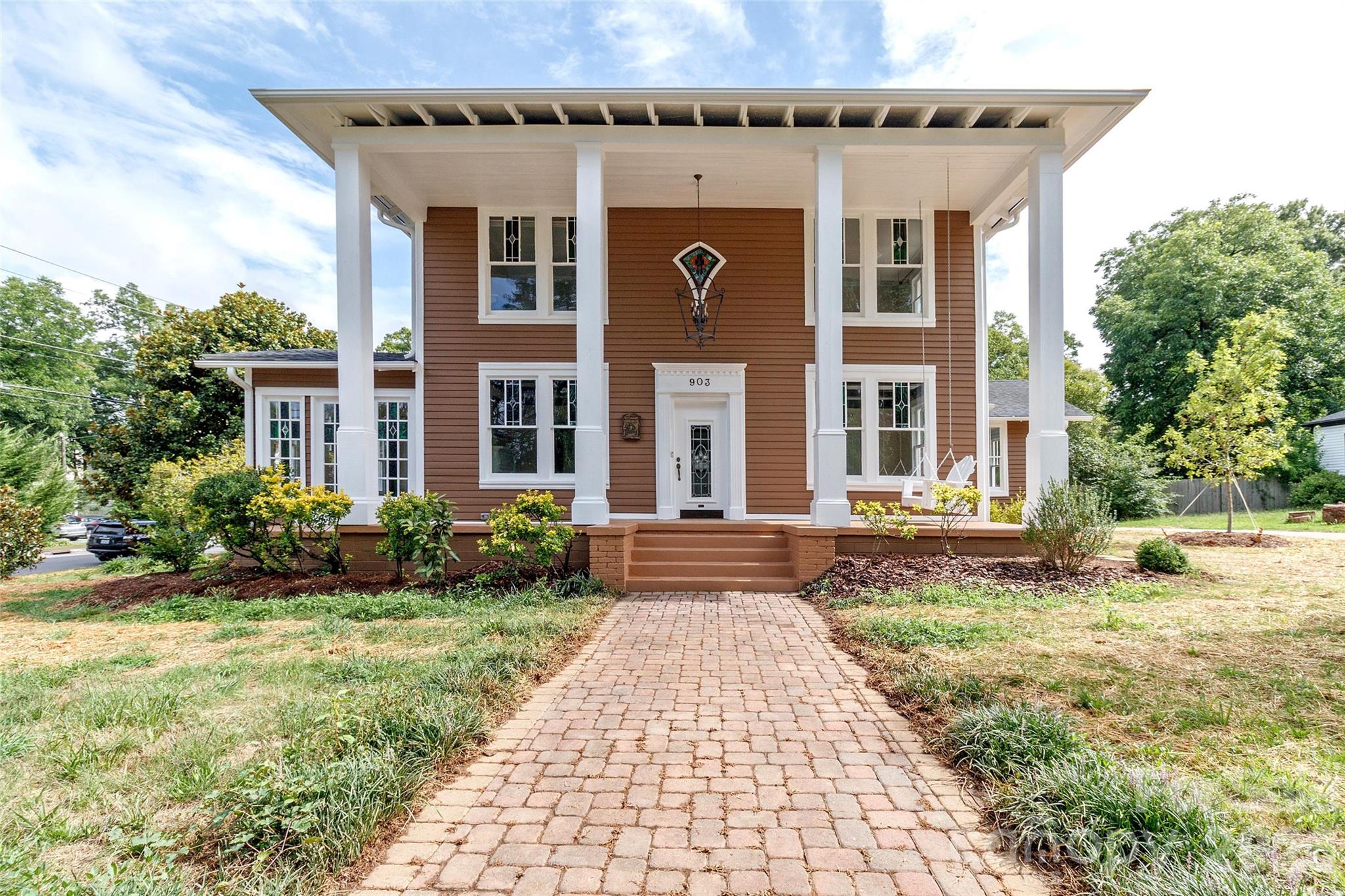 903 W Franklin Street — Monroe