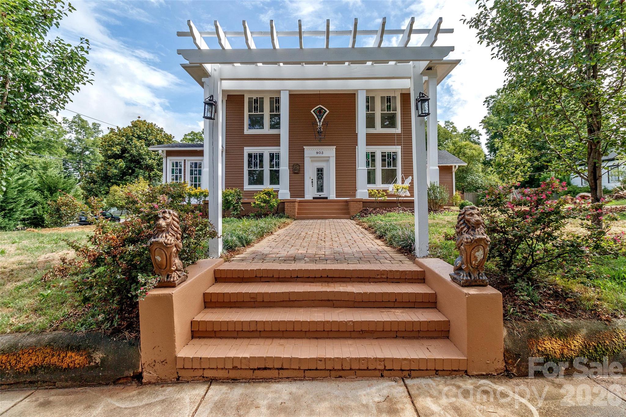 903 W Franklin Street — Monroe