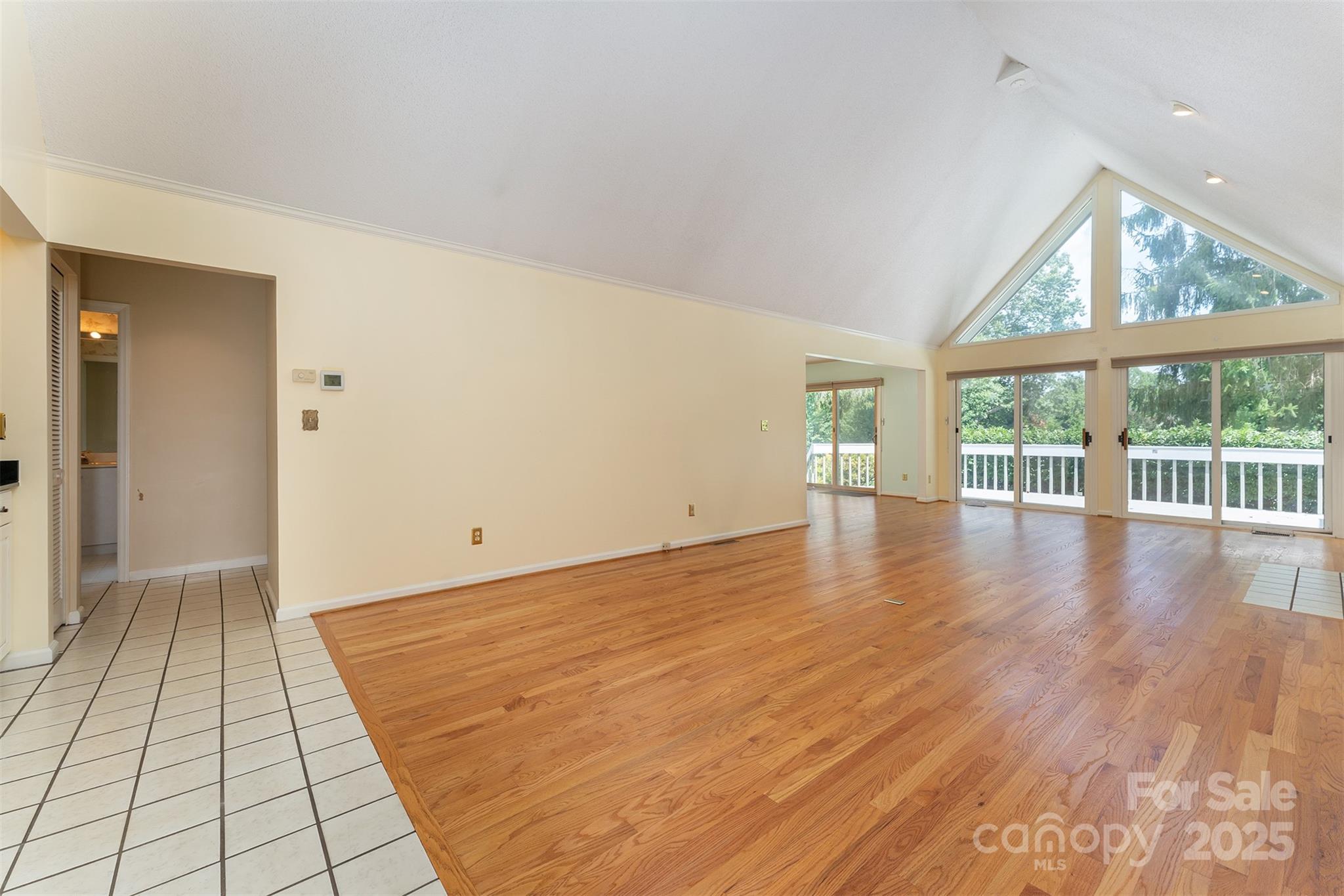 144 Overlook Drive — Flat Rock