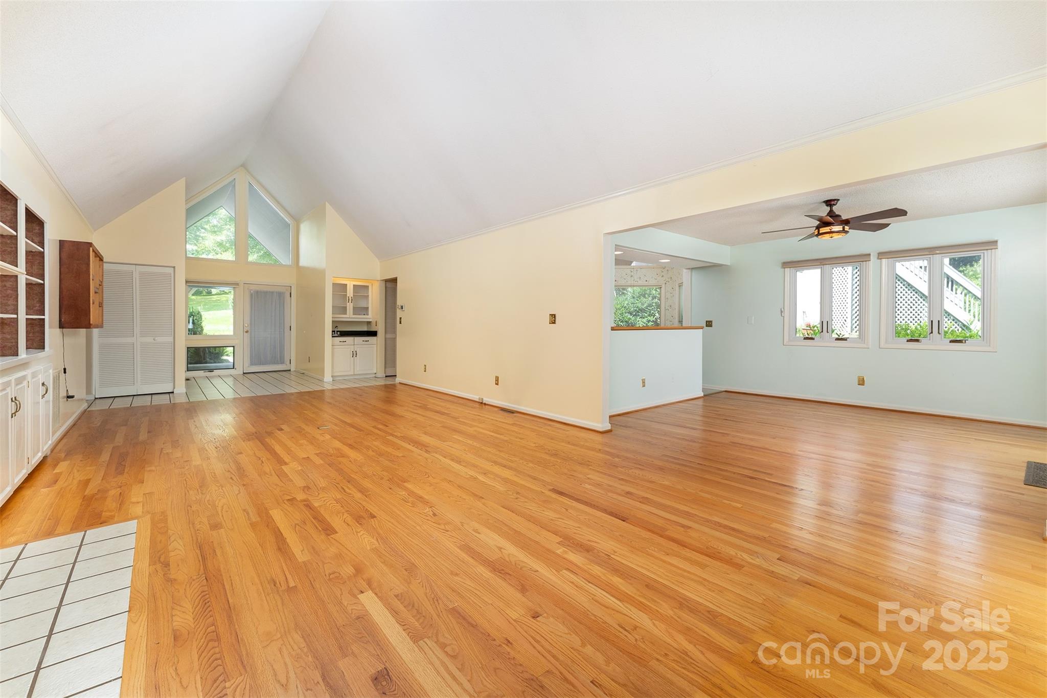 144 Overlook Drive — Flat Rock