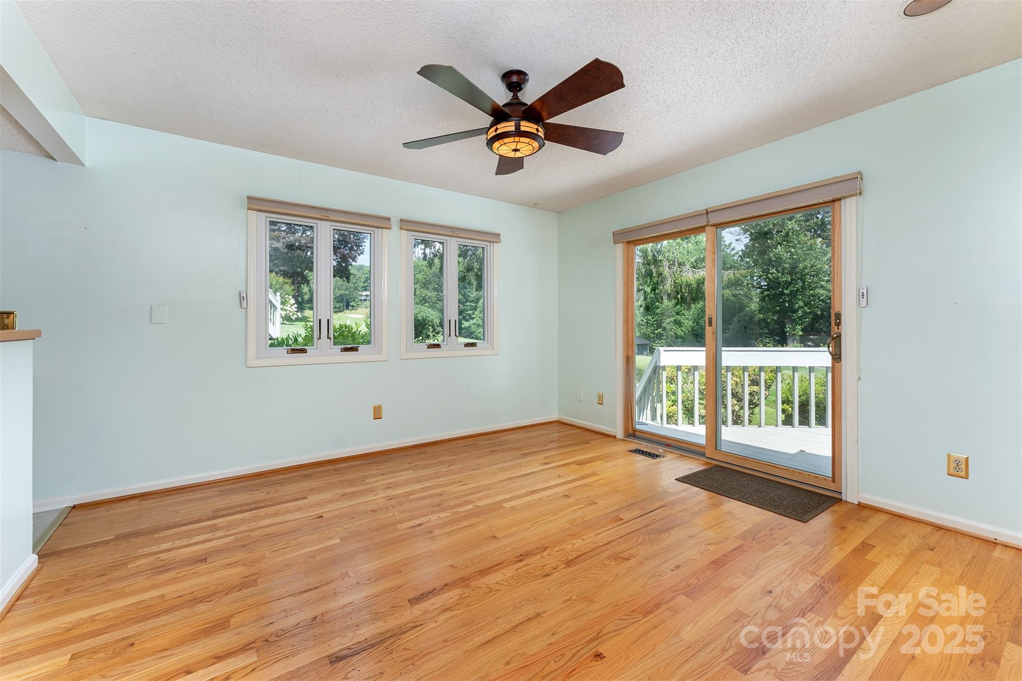 144 Overlook Drive — Flat Rock