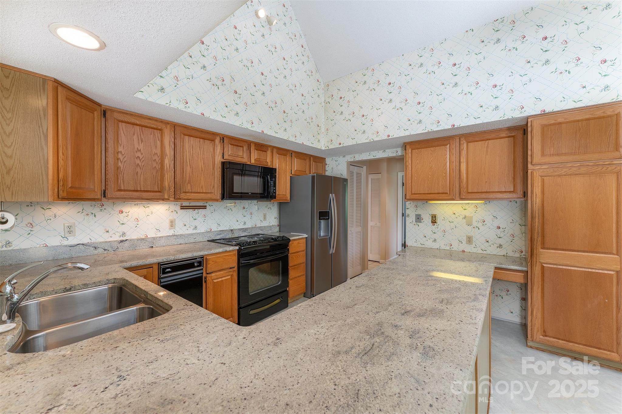144 Overlook Drive — Flat Rock