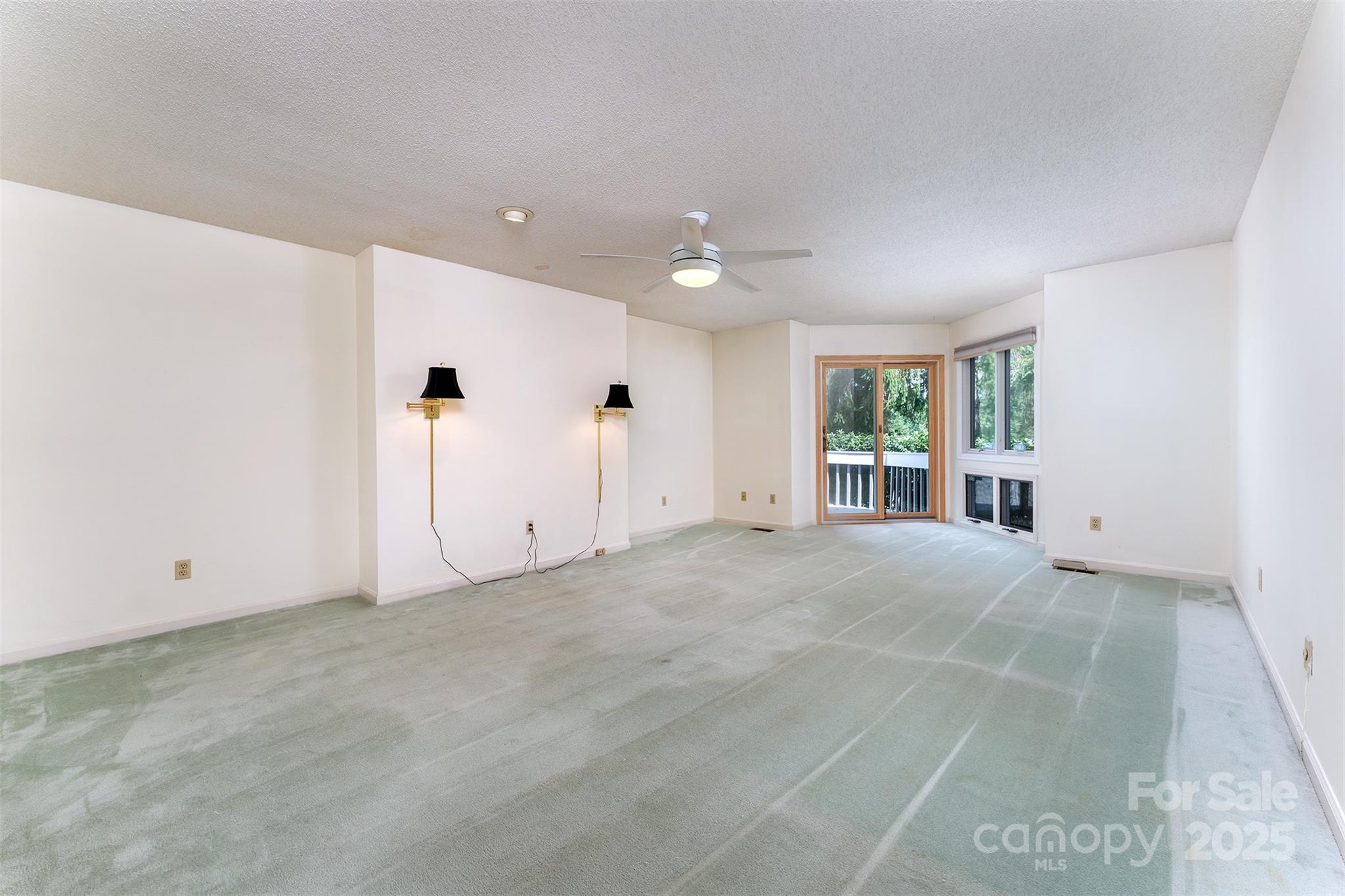 144 Overlook Drive — Flat Rock