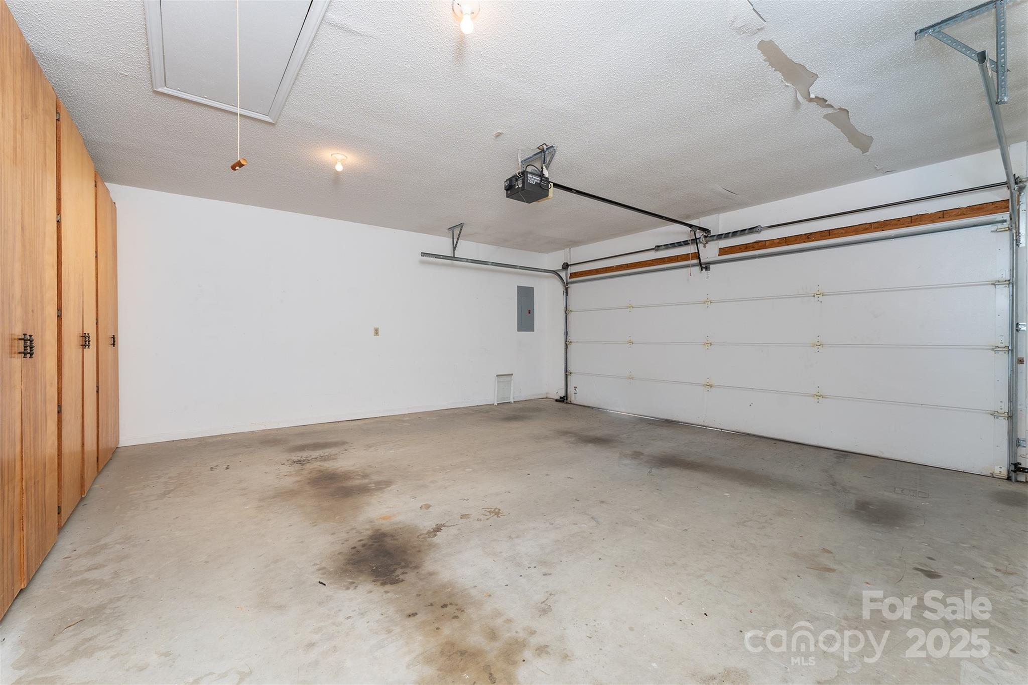 144 Overlook Drive — Flat Rock