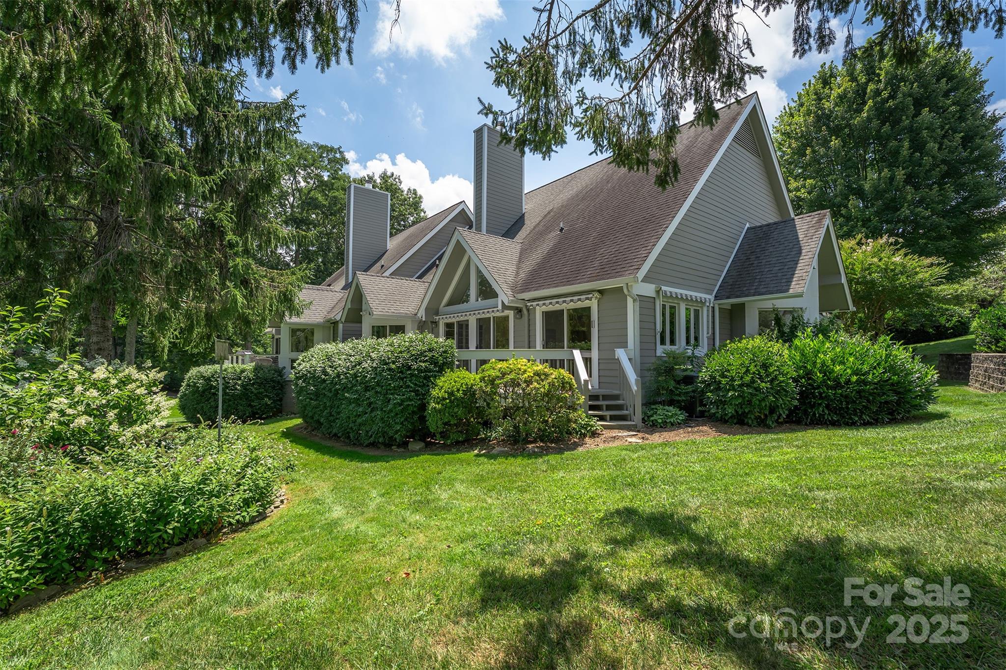 144 Overlook Drive — Flat Rock