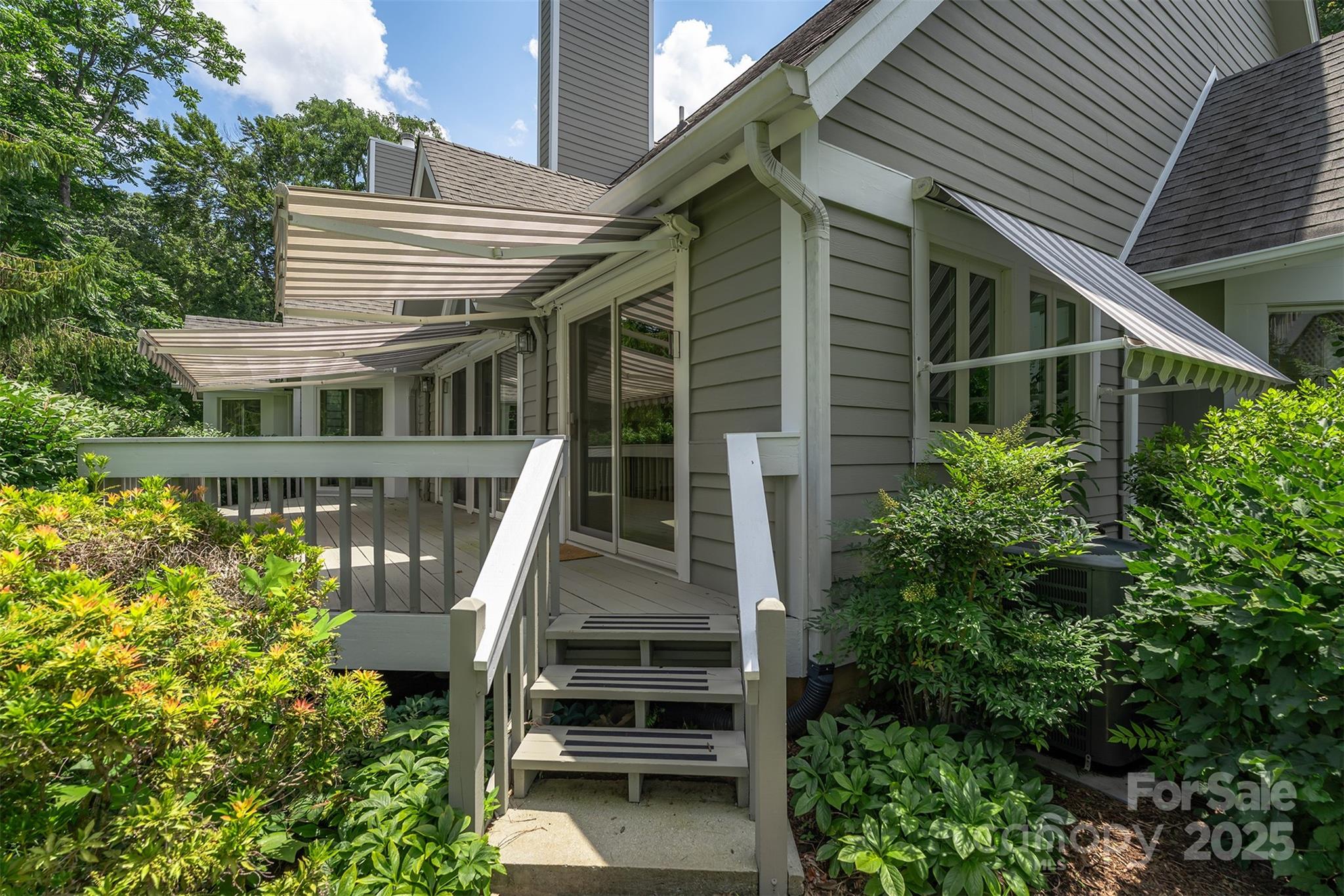 144 Overlook Drive — Flat Rock