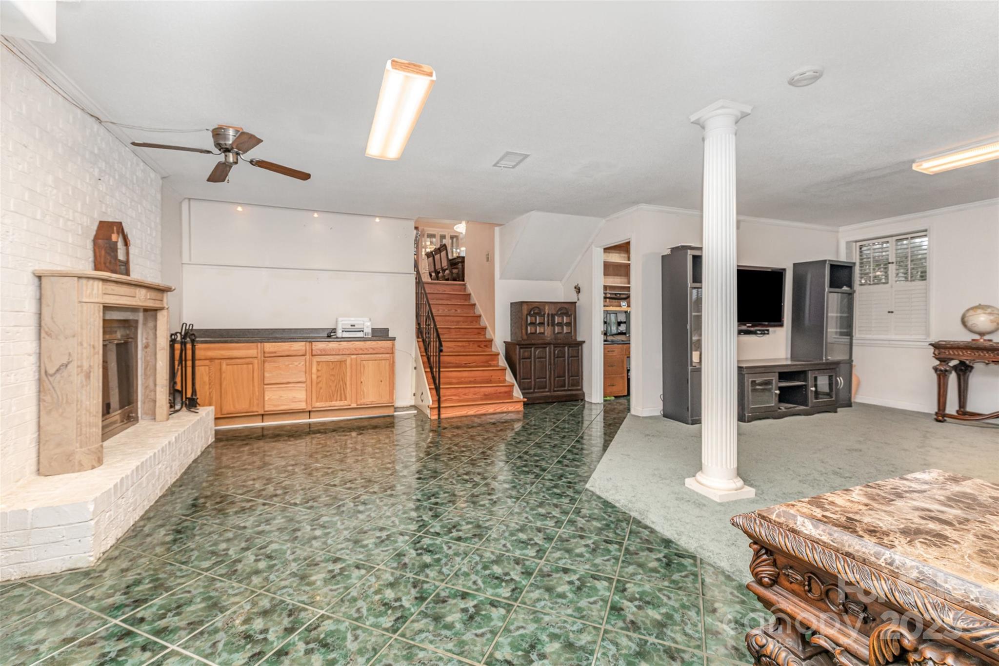 9825 Hagers Road — Huntersville