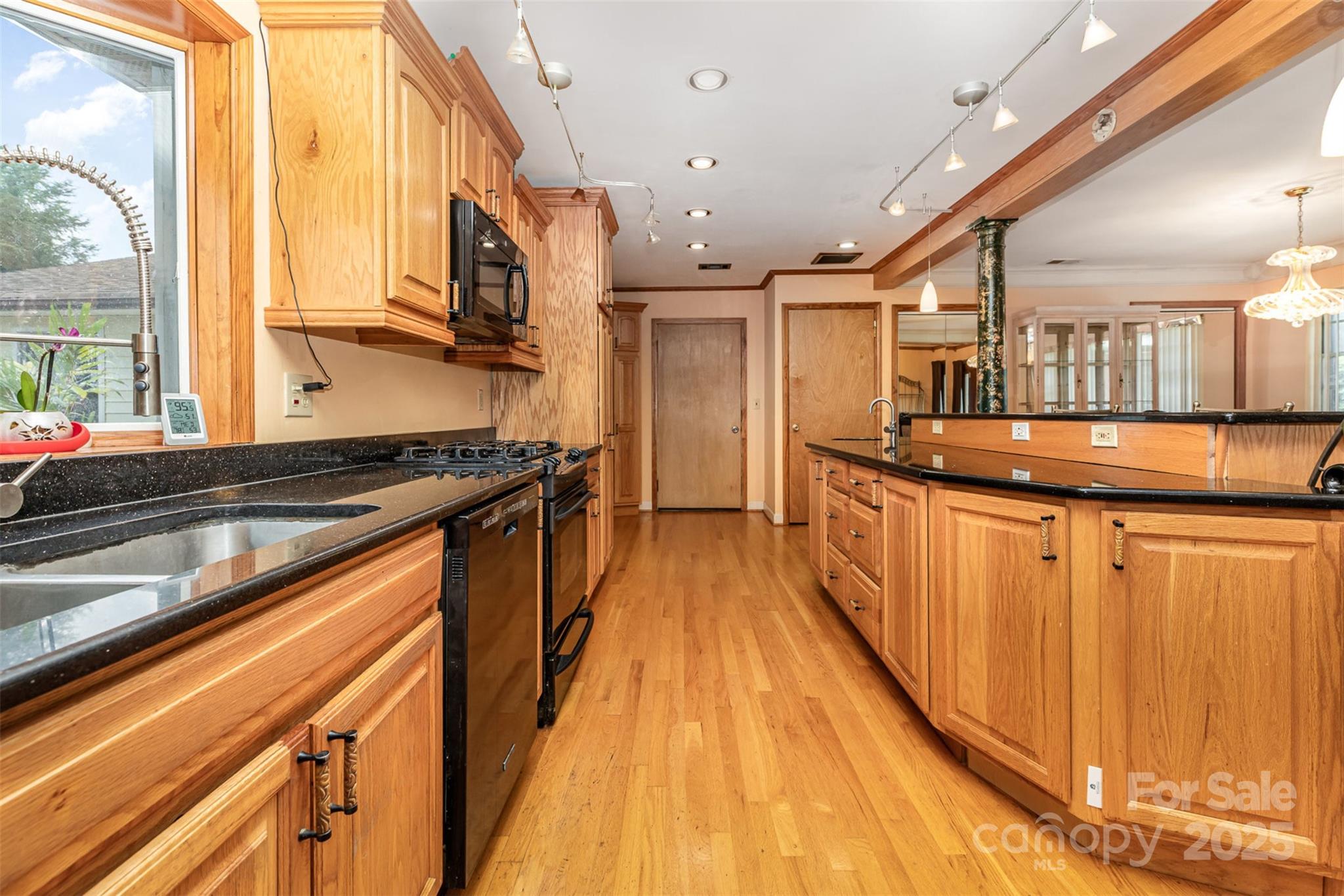 9825 Hagers Road — Huntersville