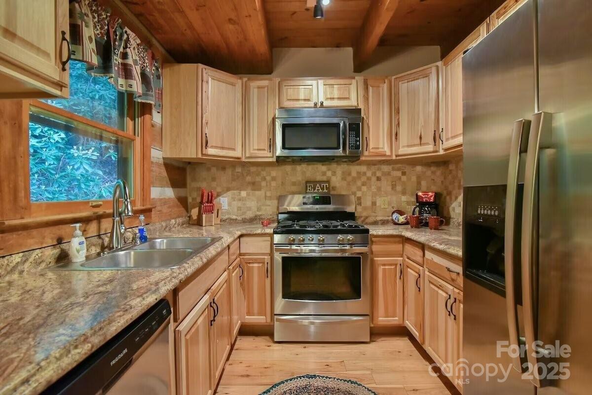 48 Buck Ridge Road — Fairview