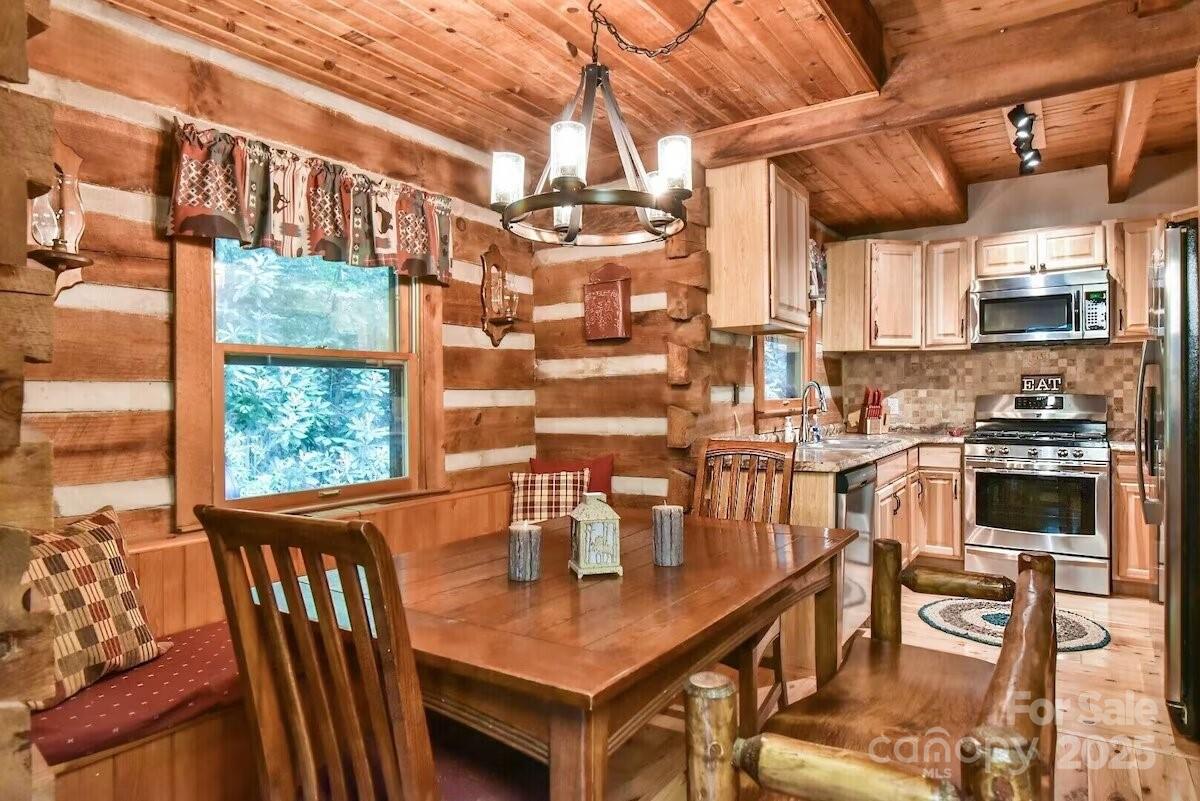 48 Buck Ridge Road — Fairview