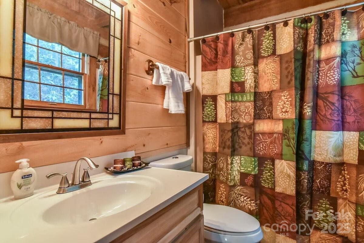 48 Buck Ridge Road — Fairview