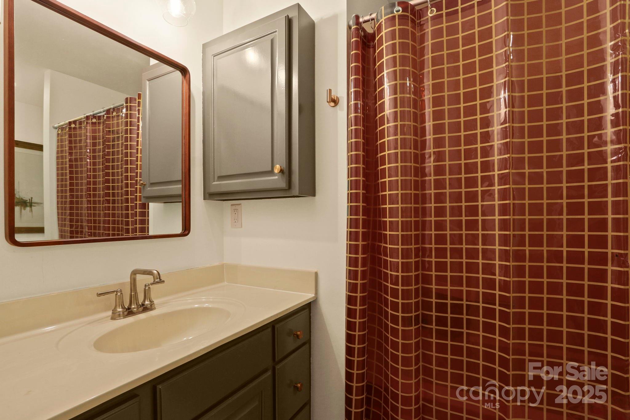 127 Boulder Lane — Blowing Rock