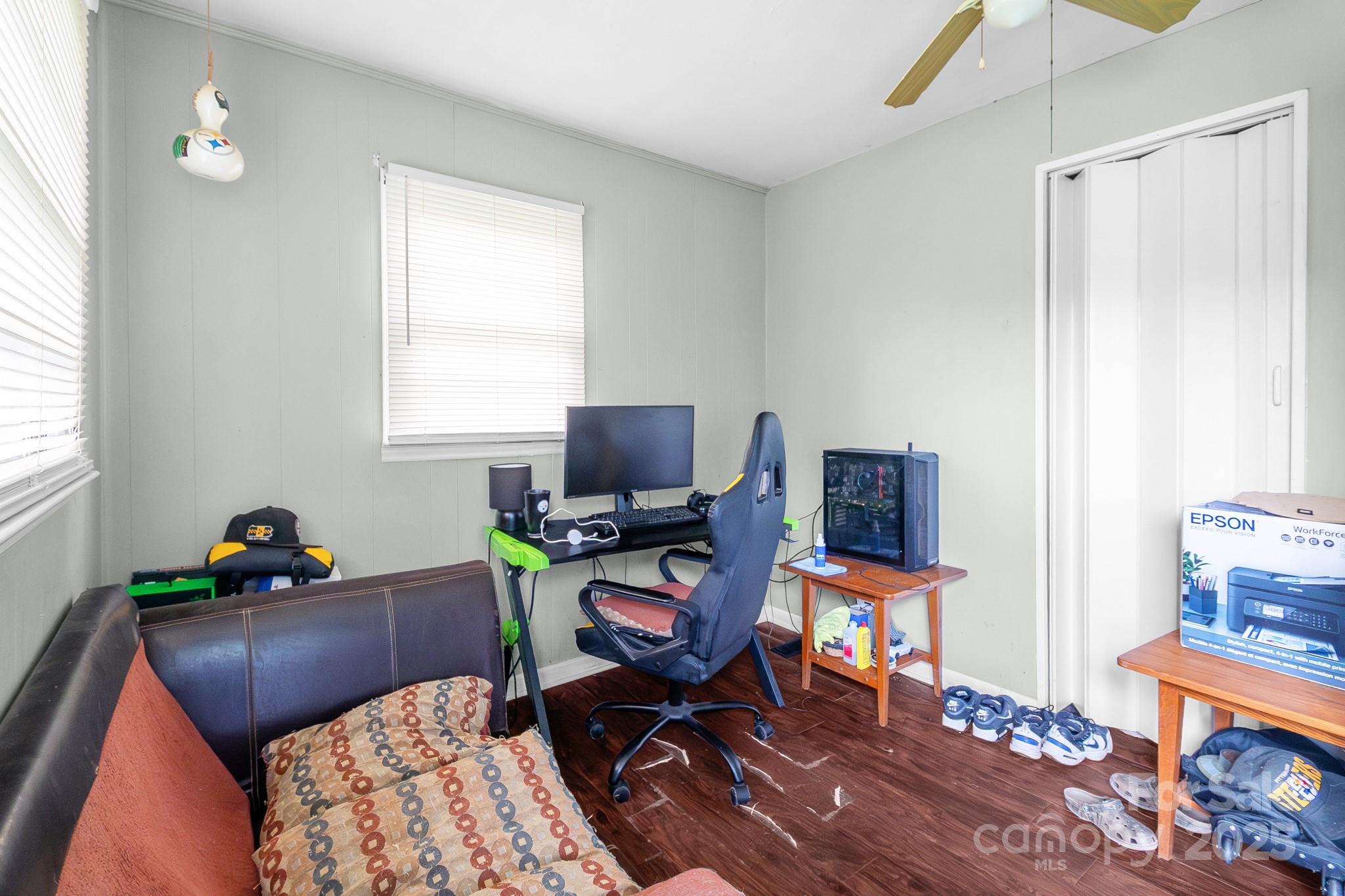 940 W End Road — Chester