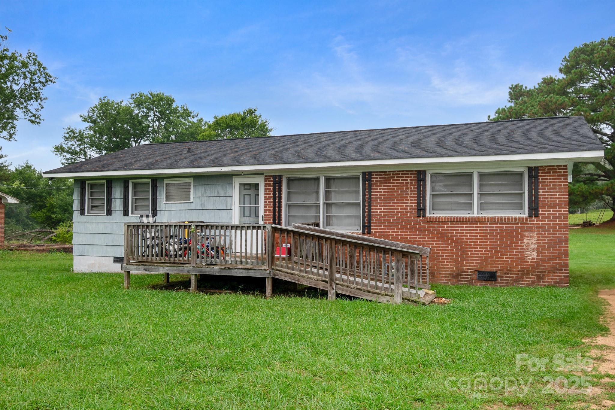 940 W End Road — Chester