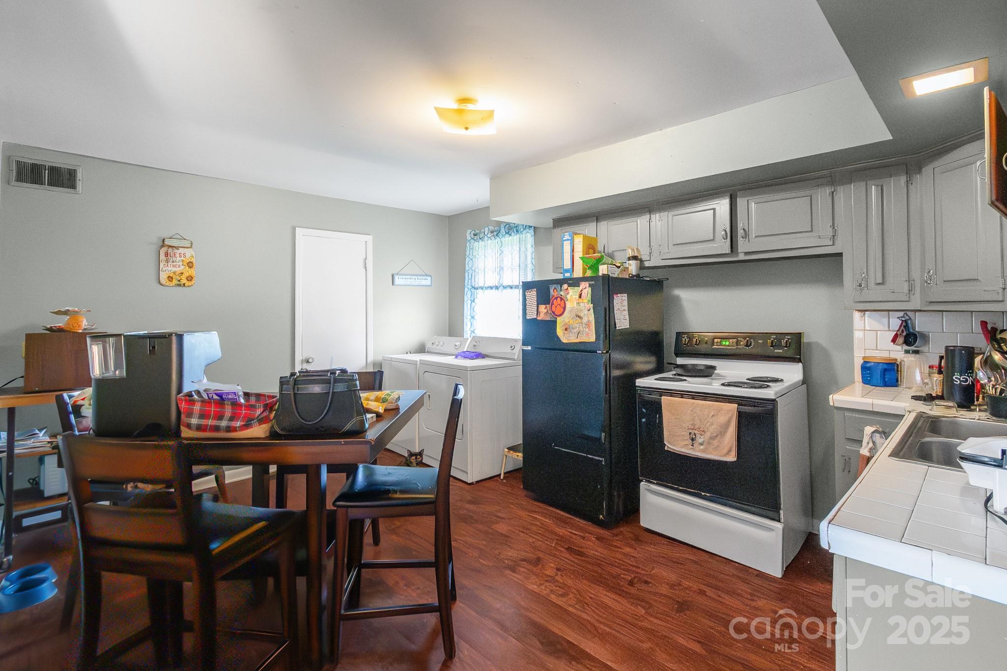 940 W End Road — Chester