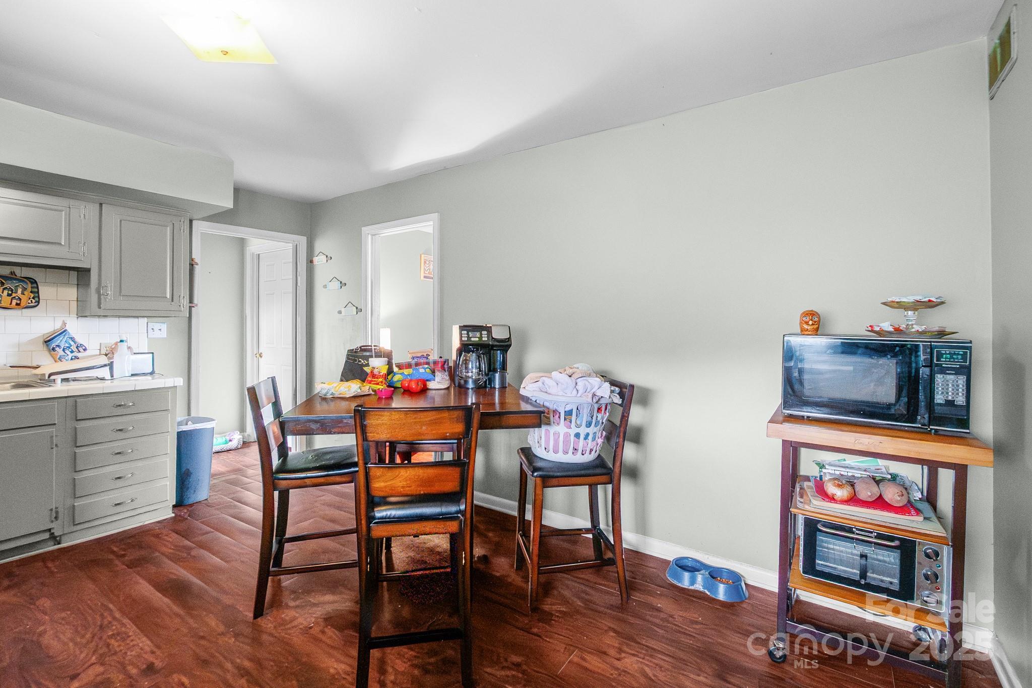940 W End Road — Chester