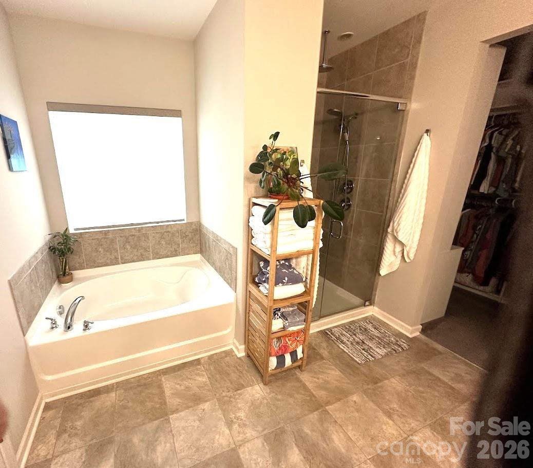 1376 Whistling Lane — York