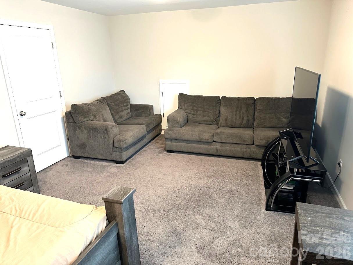 1376 Whistling Lane — York