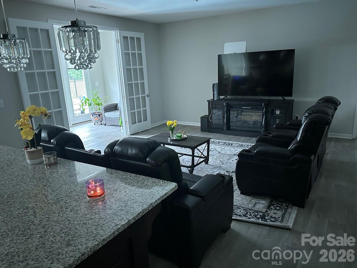 1376 Whistling Lane — York