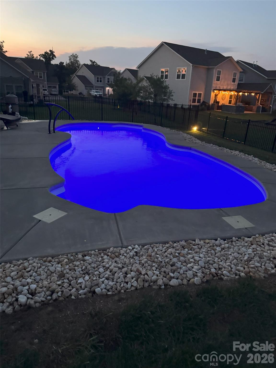 1376 Whistling Lane — York