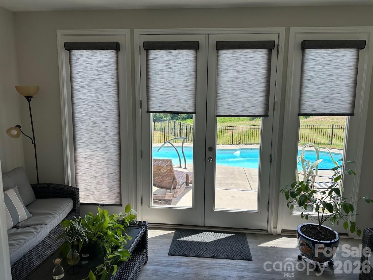 1376 Whistling Lane — York