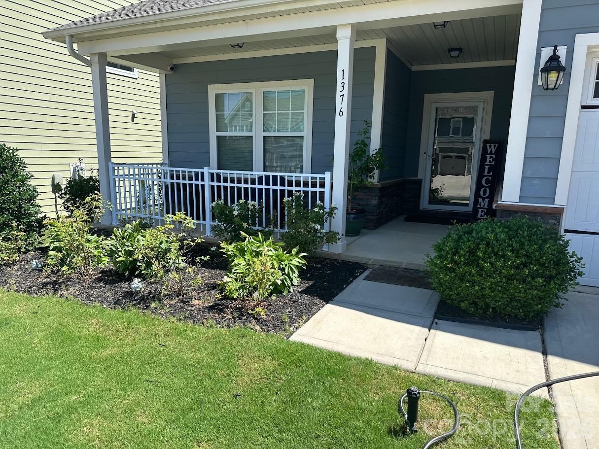 1376 Whistling Lane — York