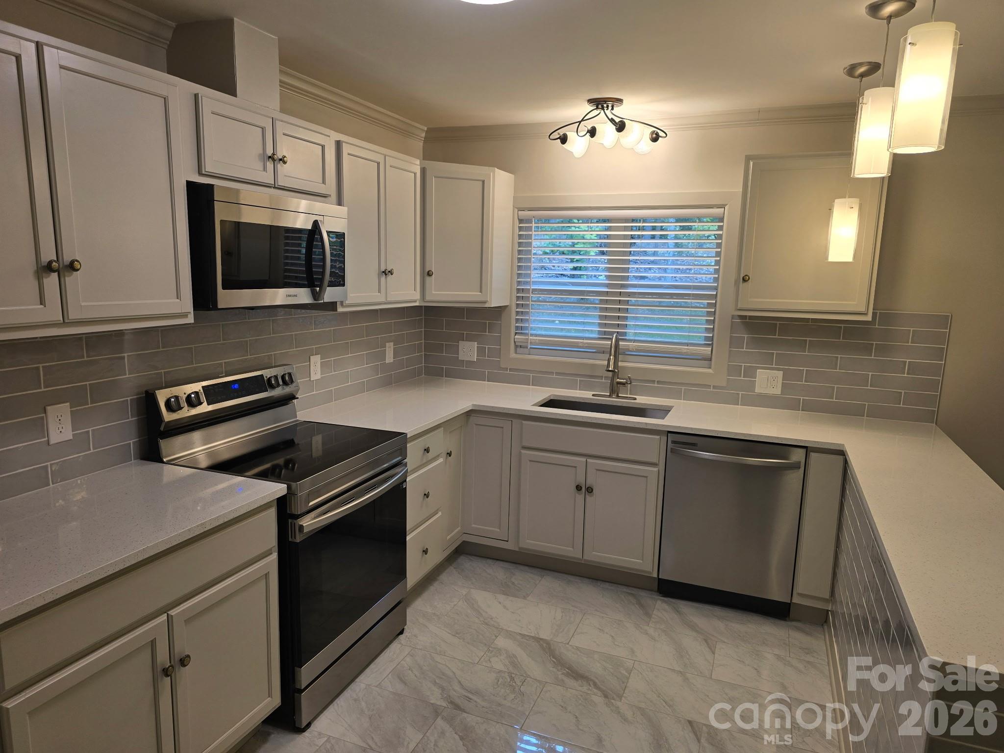 126 Sunset Drive — Chester