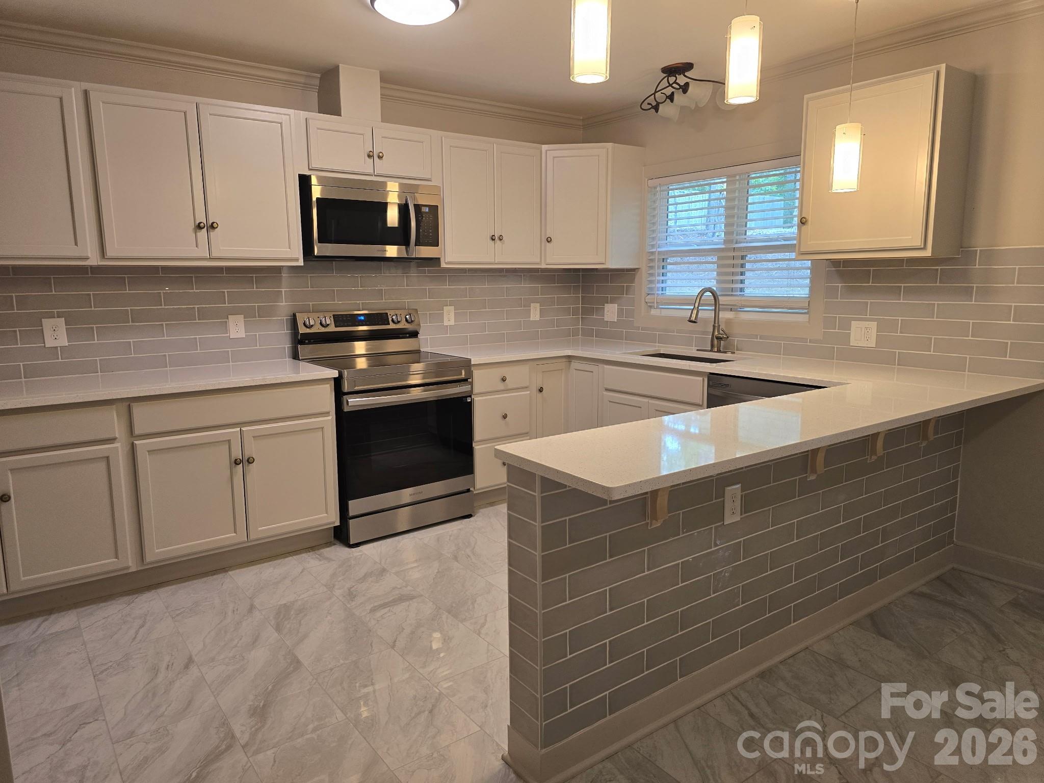 126 Sunset Drive — Chester