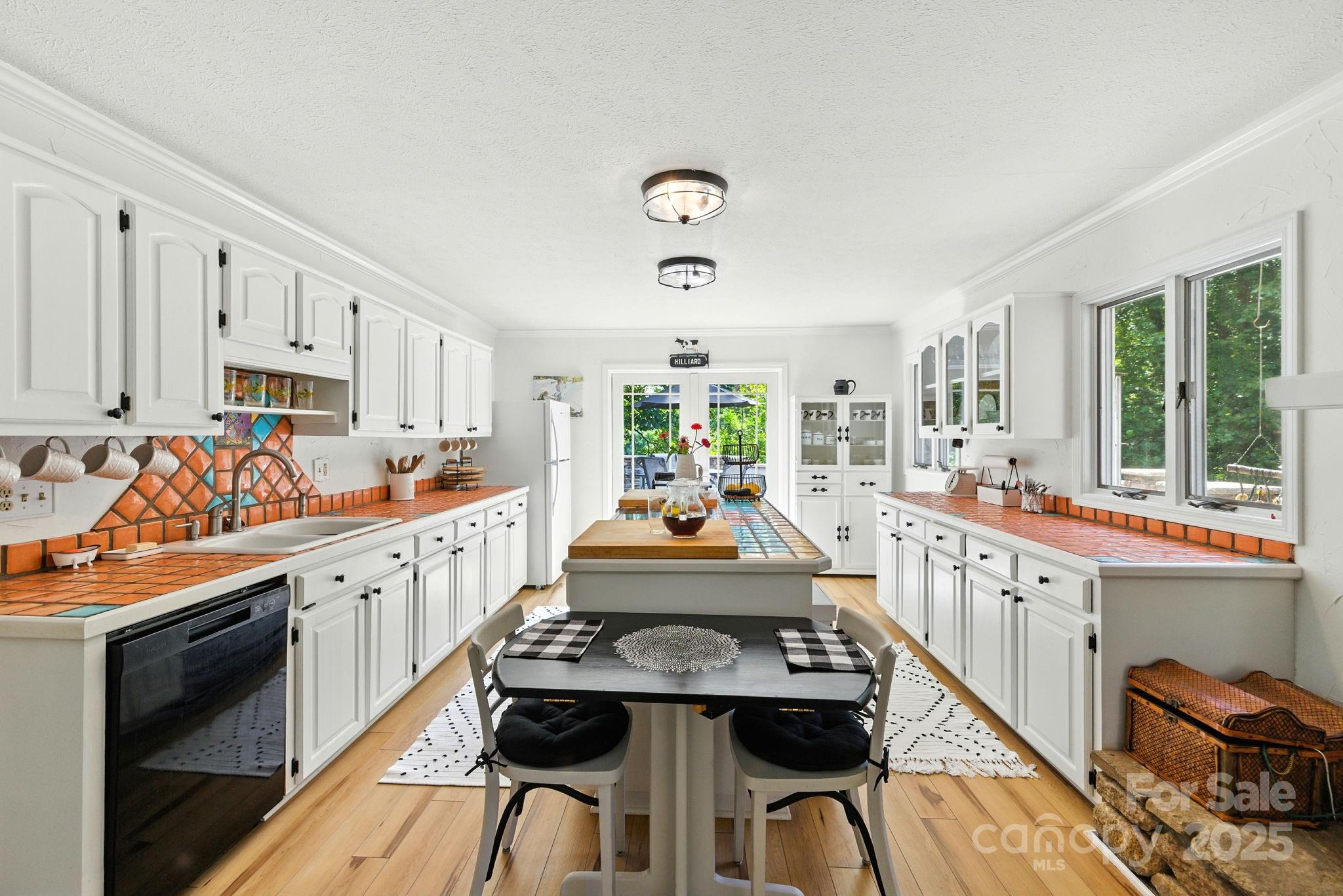 7741 Brevard Road — Etowah