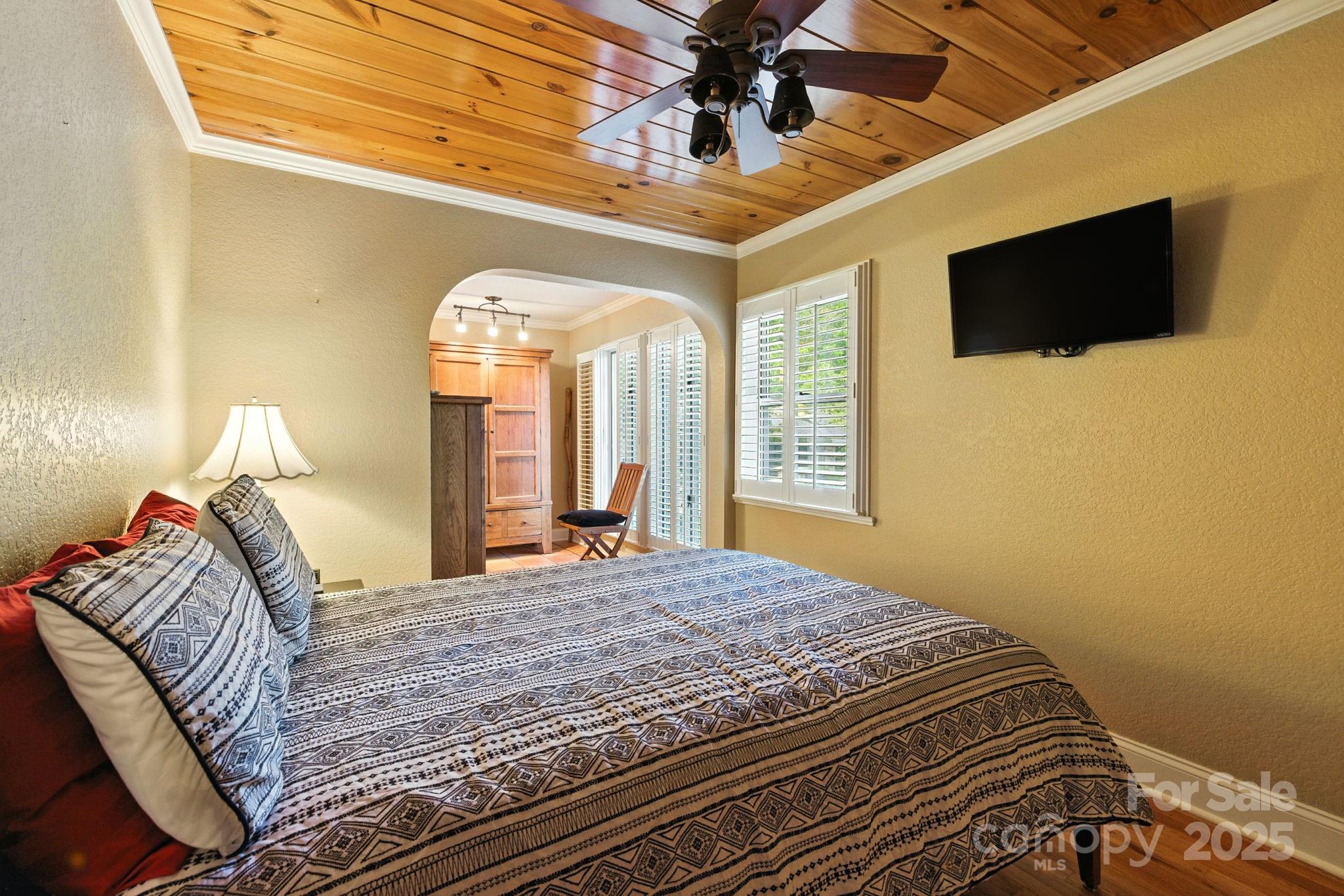 7741 Brevard Road — Etowah