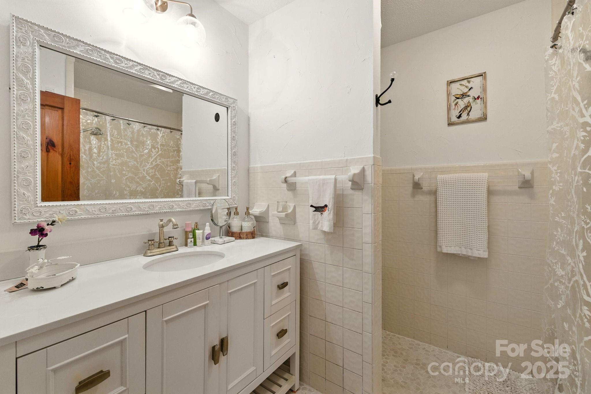 7741 Brevard Road — Etowah