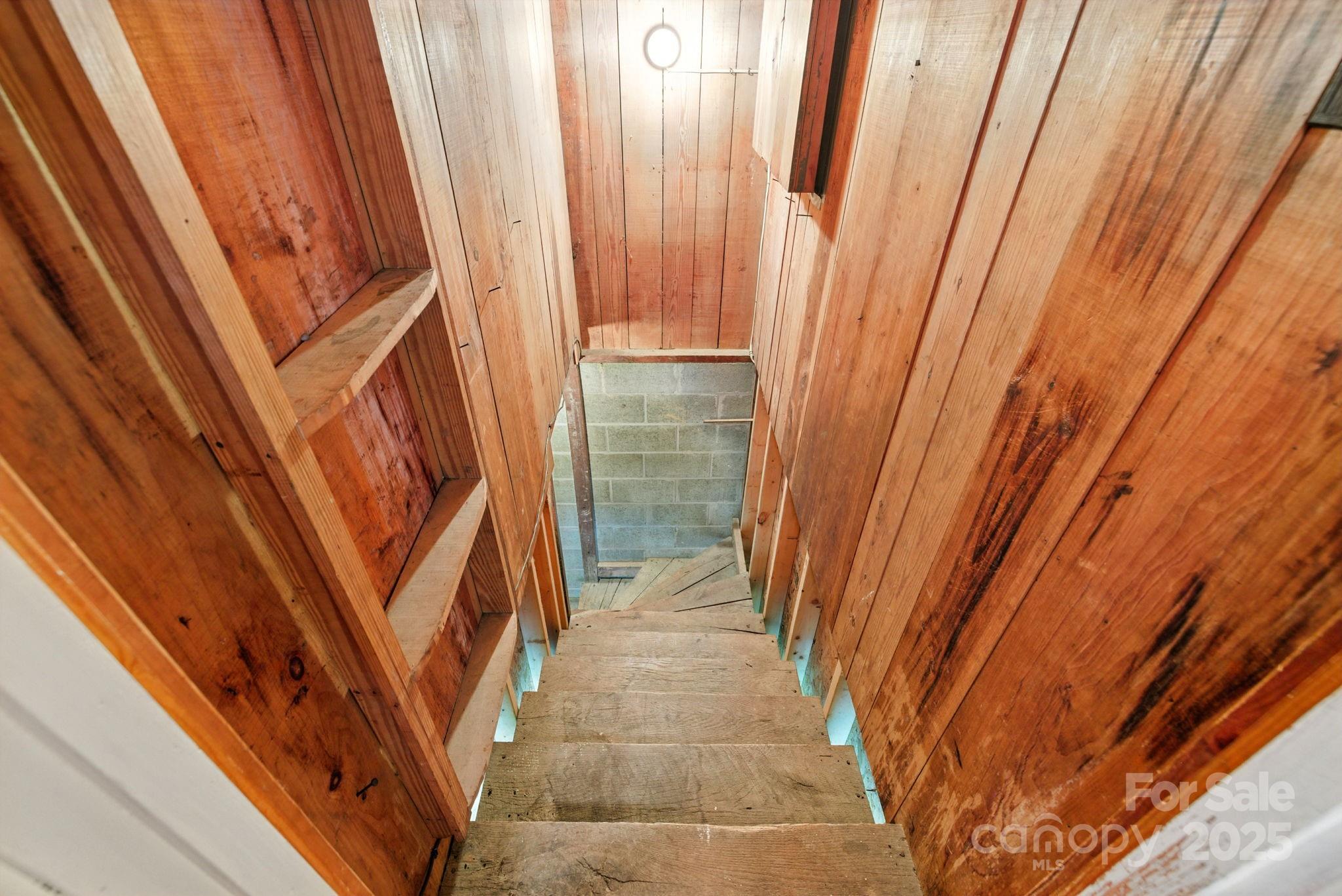 7741 Brevard Road — Etowah