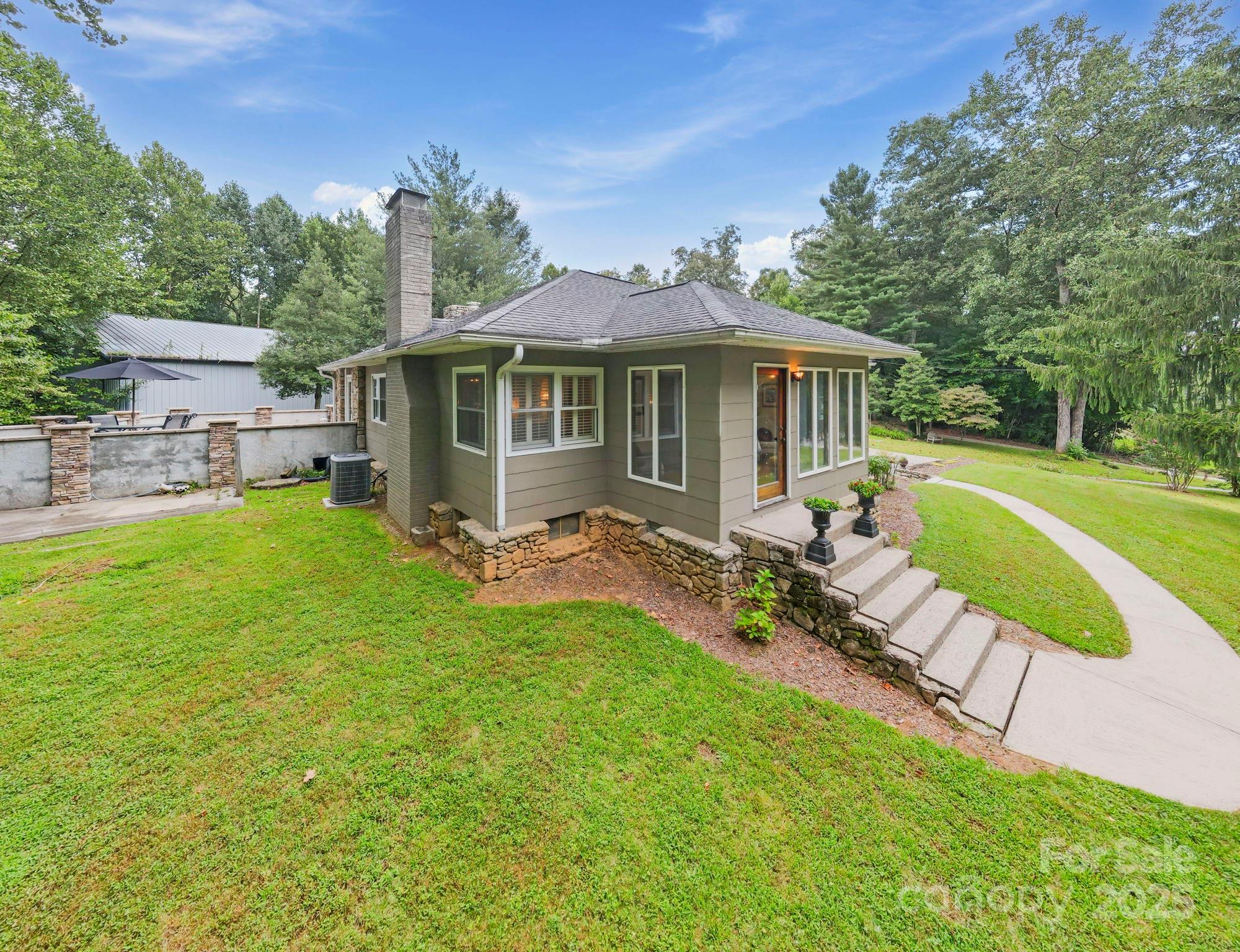 7741 Brevard Road — Etowah