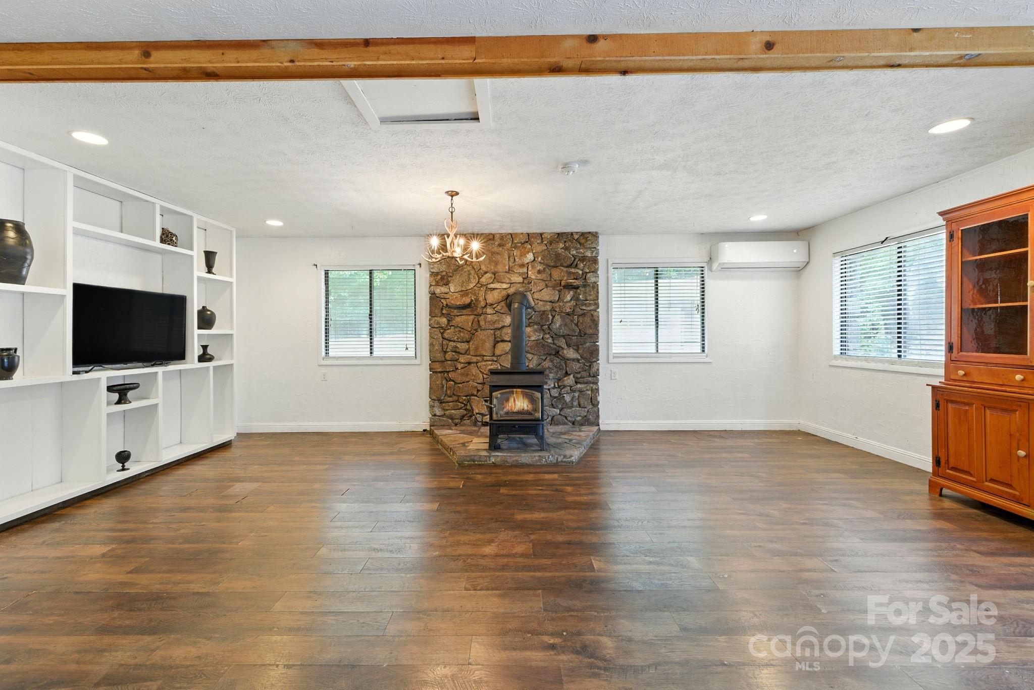 7741 Brevard Road — Etowah