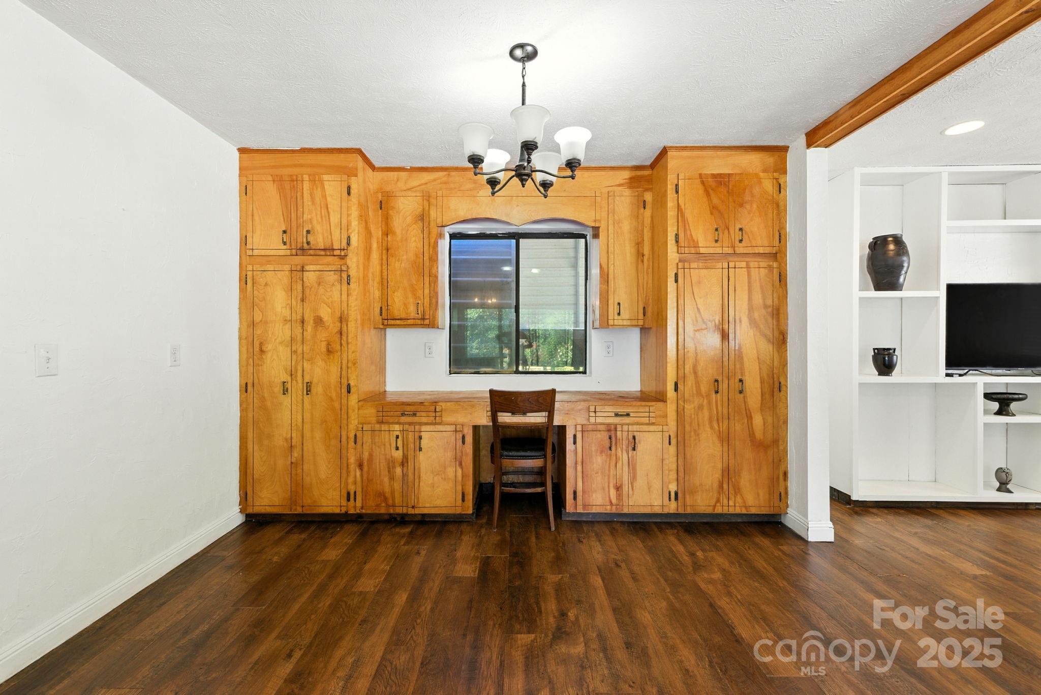 7741 Brevard Road — Etowah
