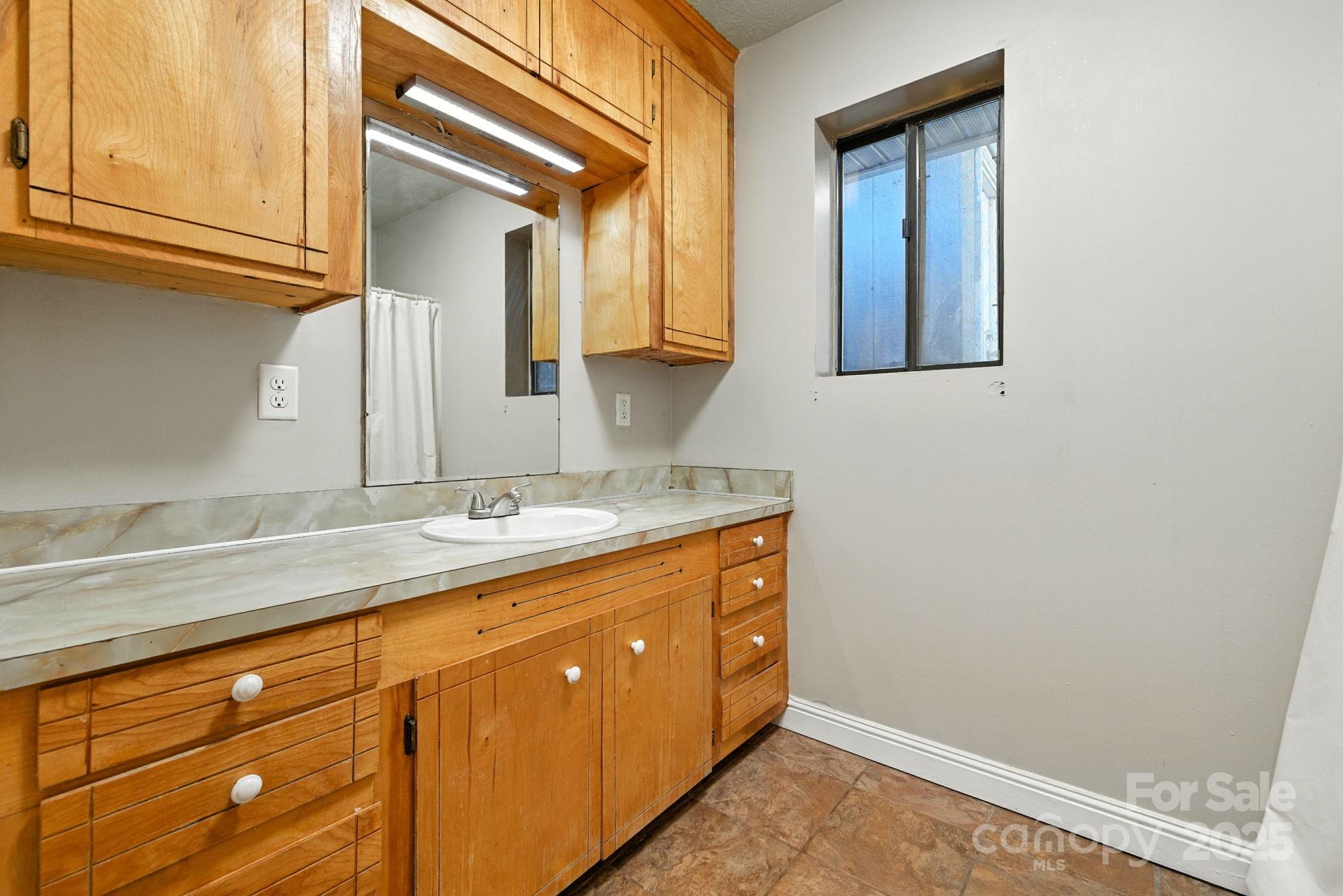 7741 Brevard Road — Etowah