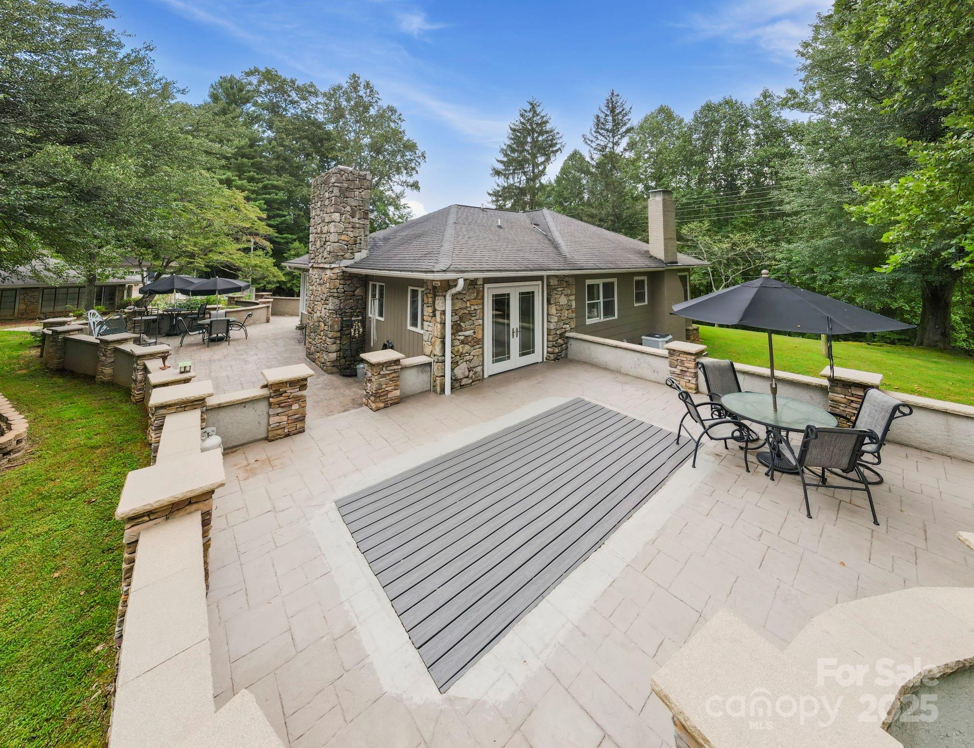7741 Brevard Road — Etowah