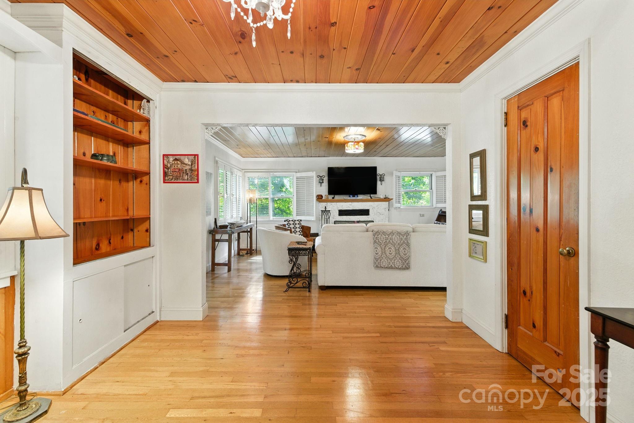 7741 Brevard Road — Etowah
