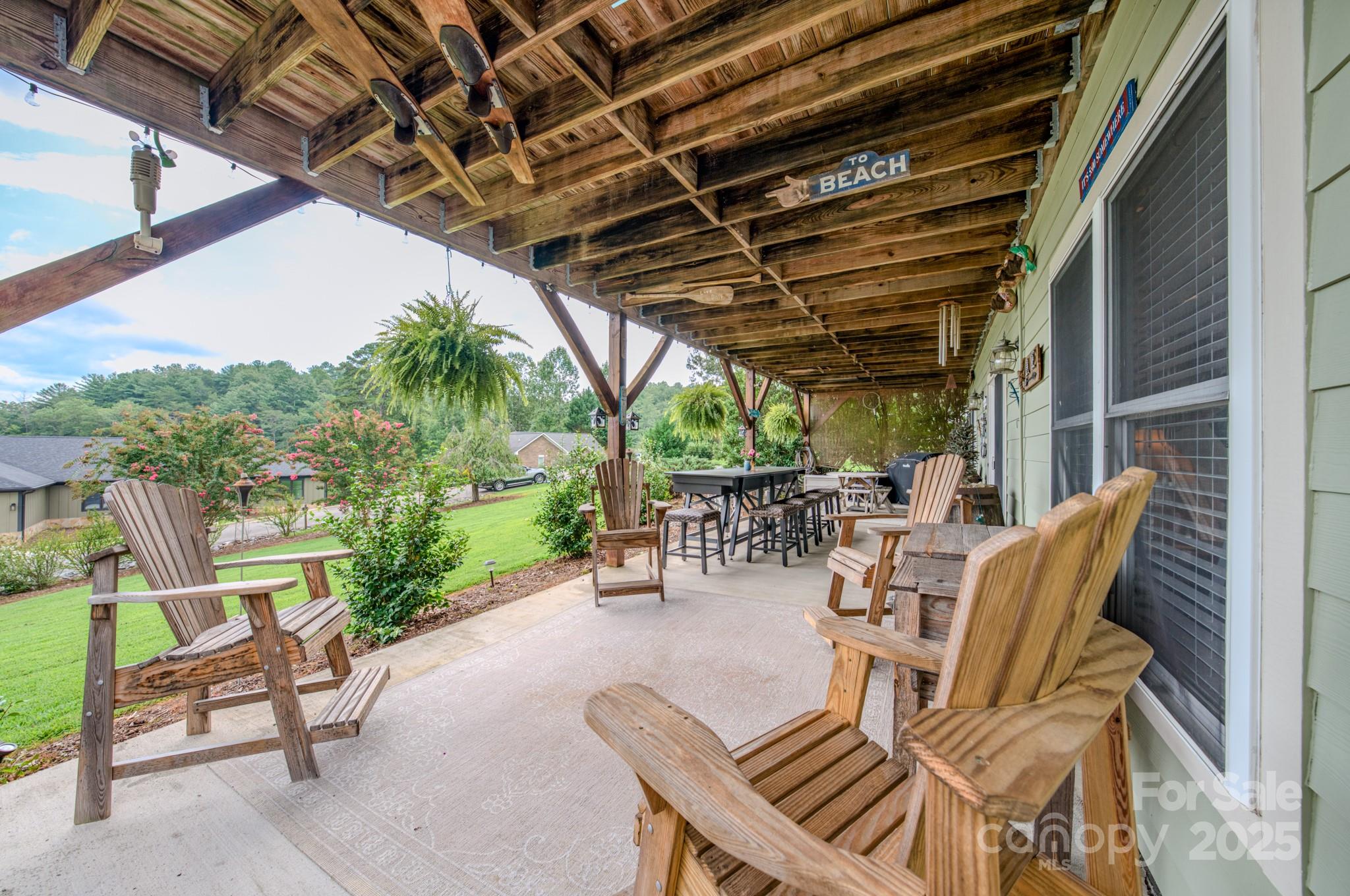 101 Lake Club Lane — Nebo