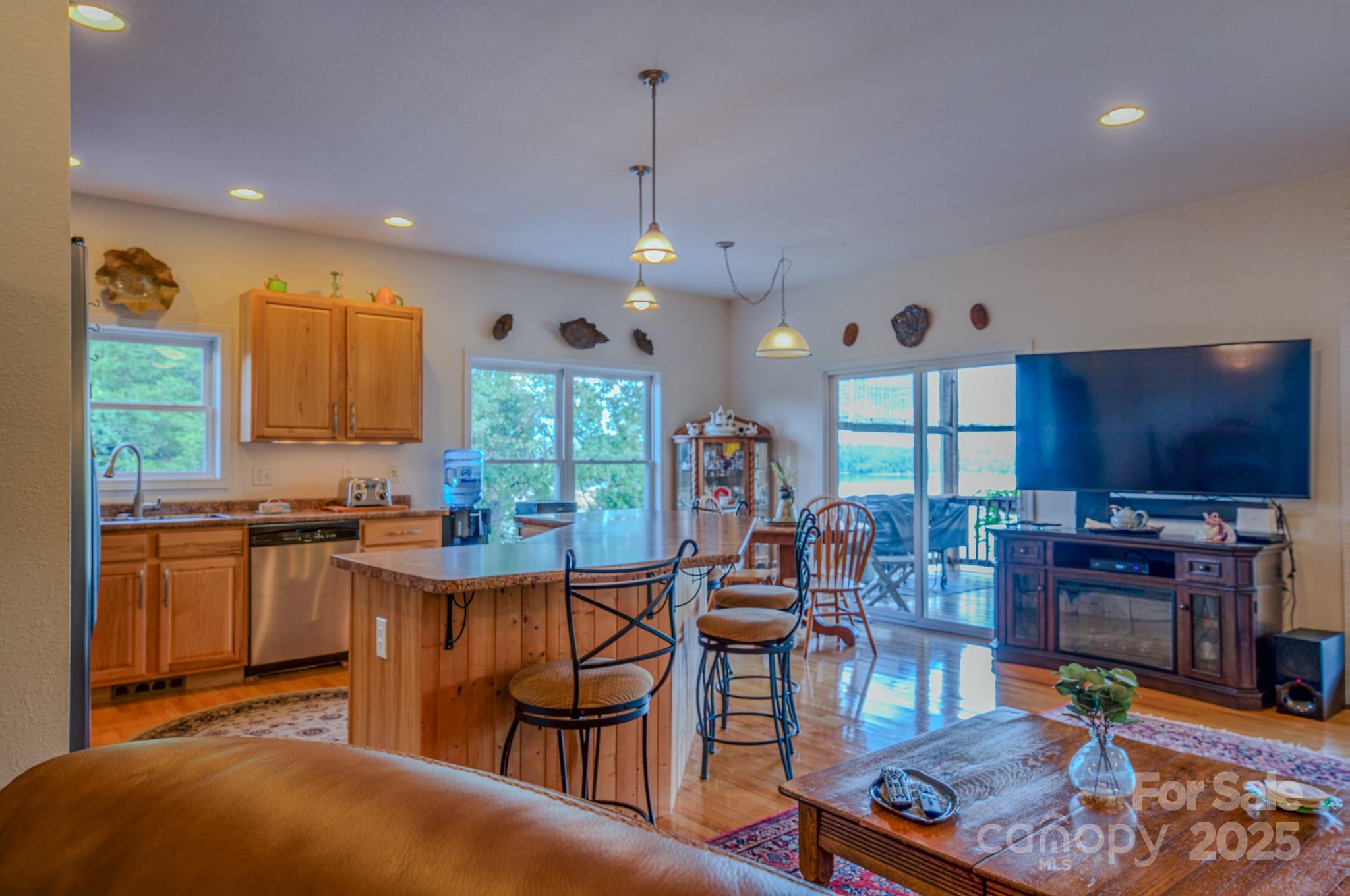 101 Lake Club Lane — Nebo