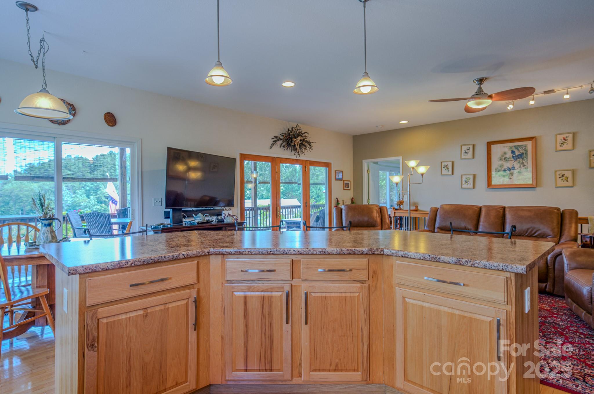 101 Lake Club Lane — Nebo