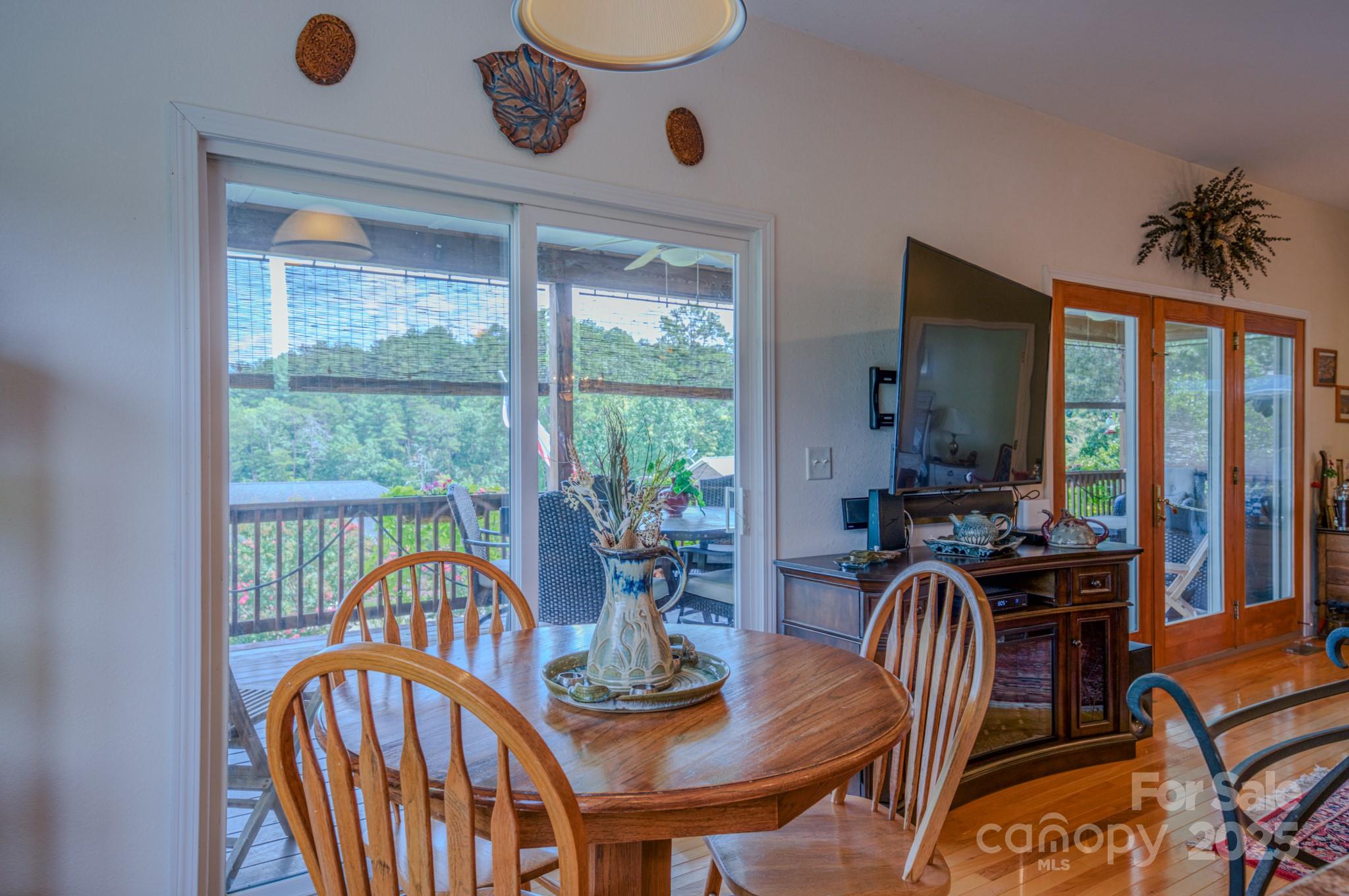 101 Lake Club Lane — Nebo