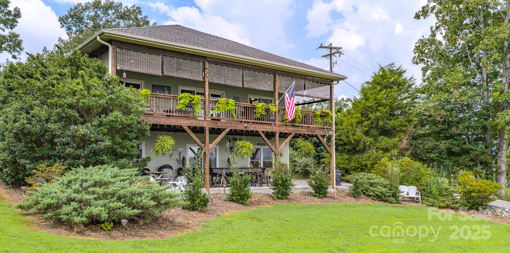 101 Lake Club Lane — Nebo