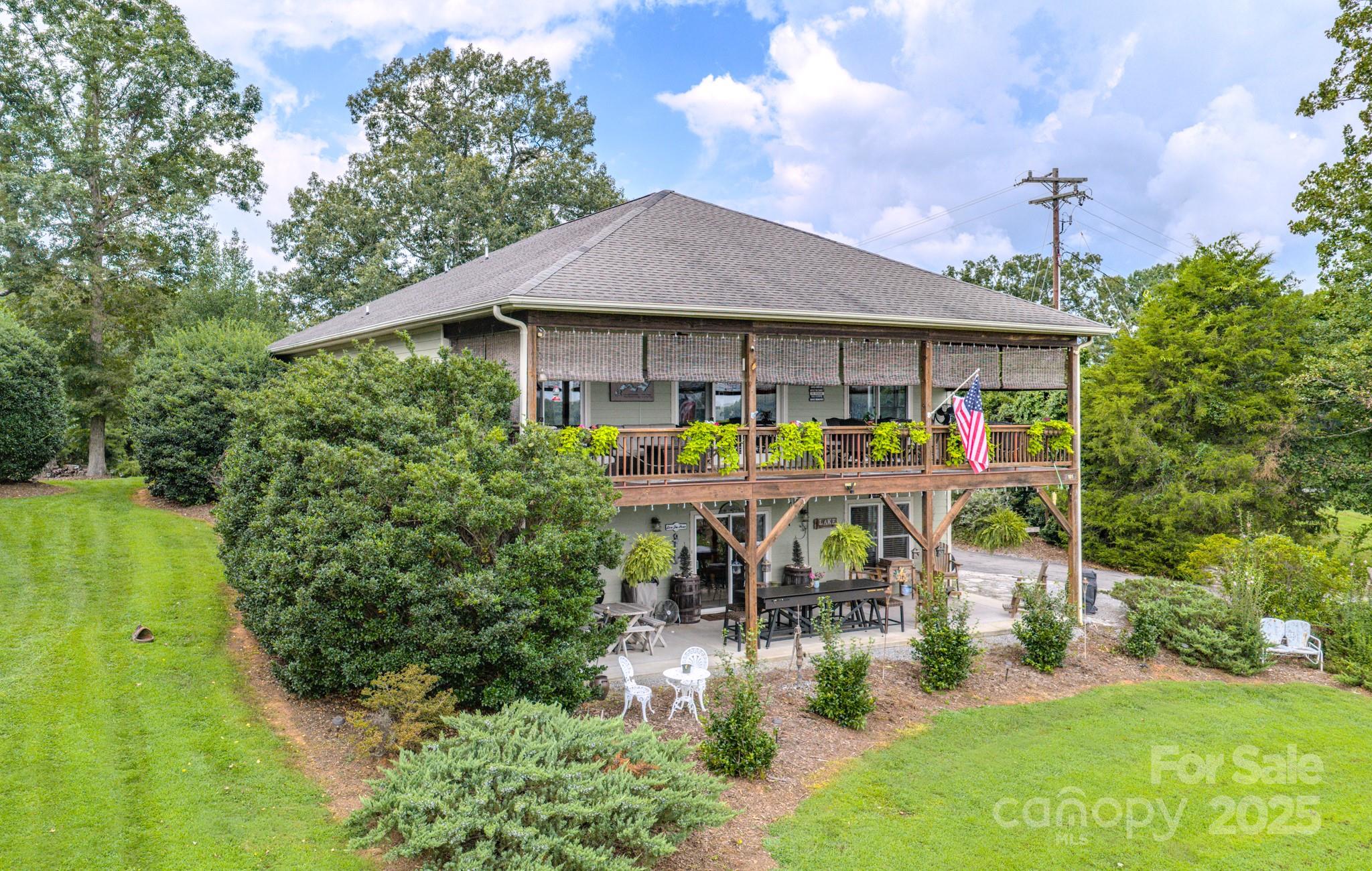 101 Lake Club Lane — Nebo
