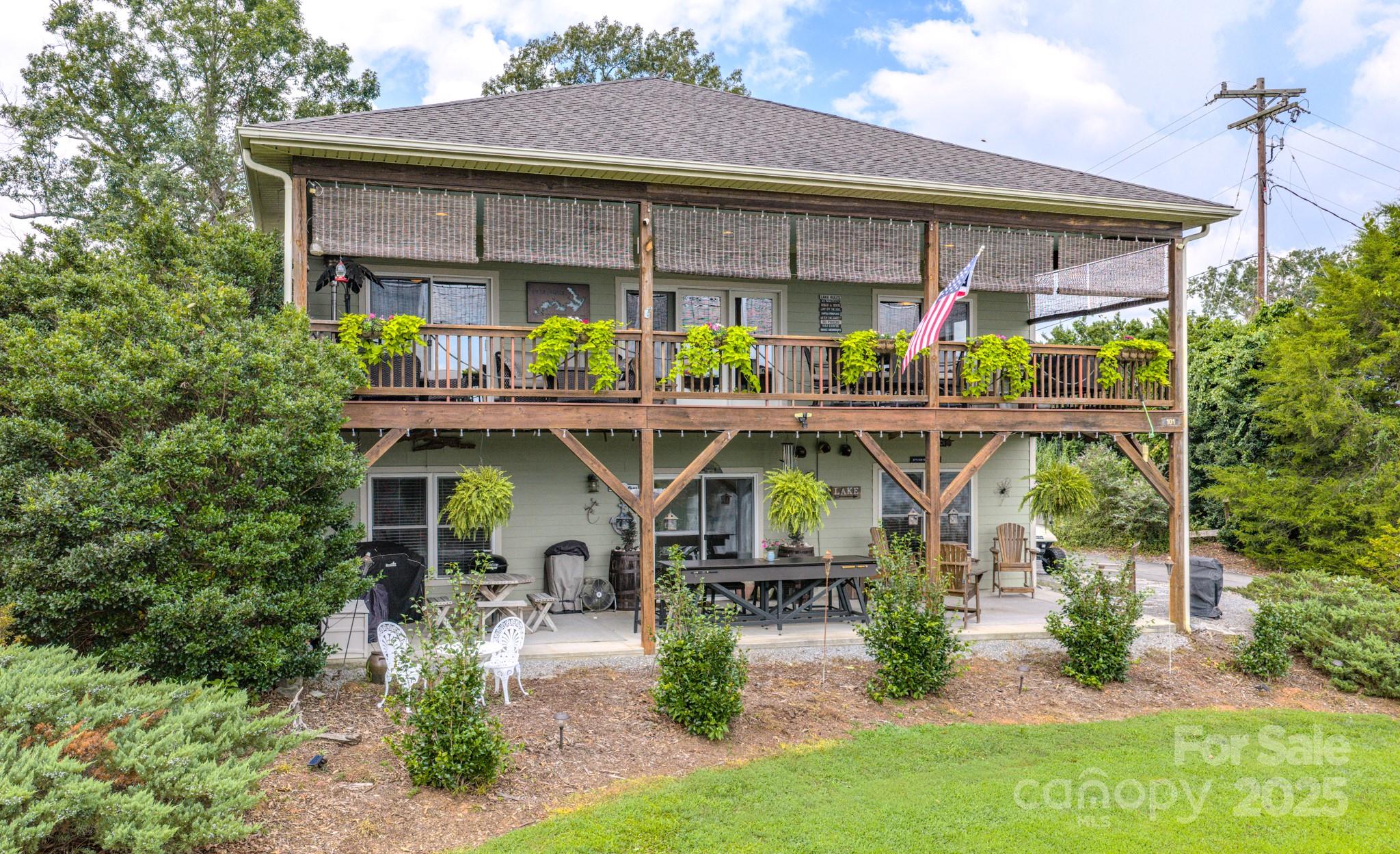 101 Lake Club Lane — Nebo