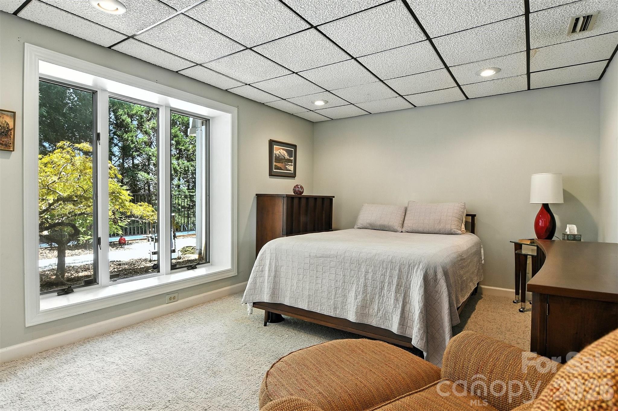 5042 Ridgeland Drive — Hickory