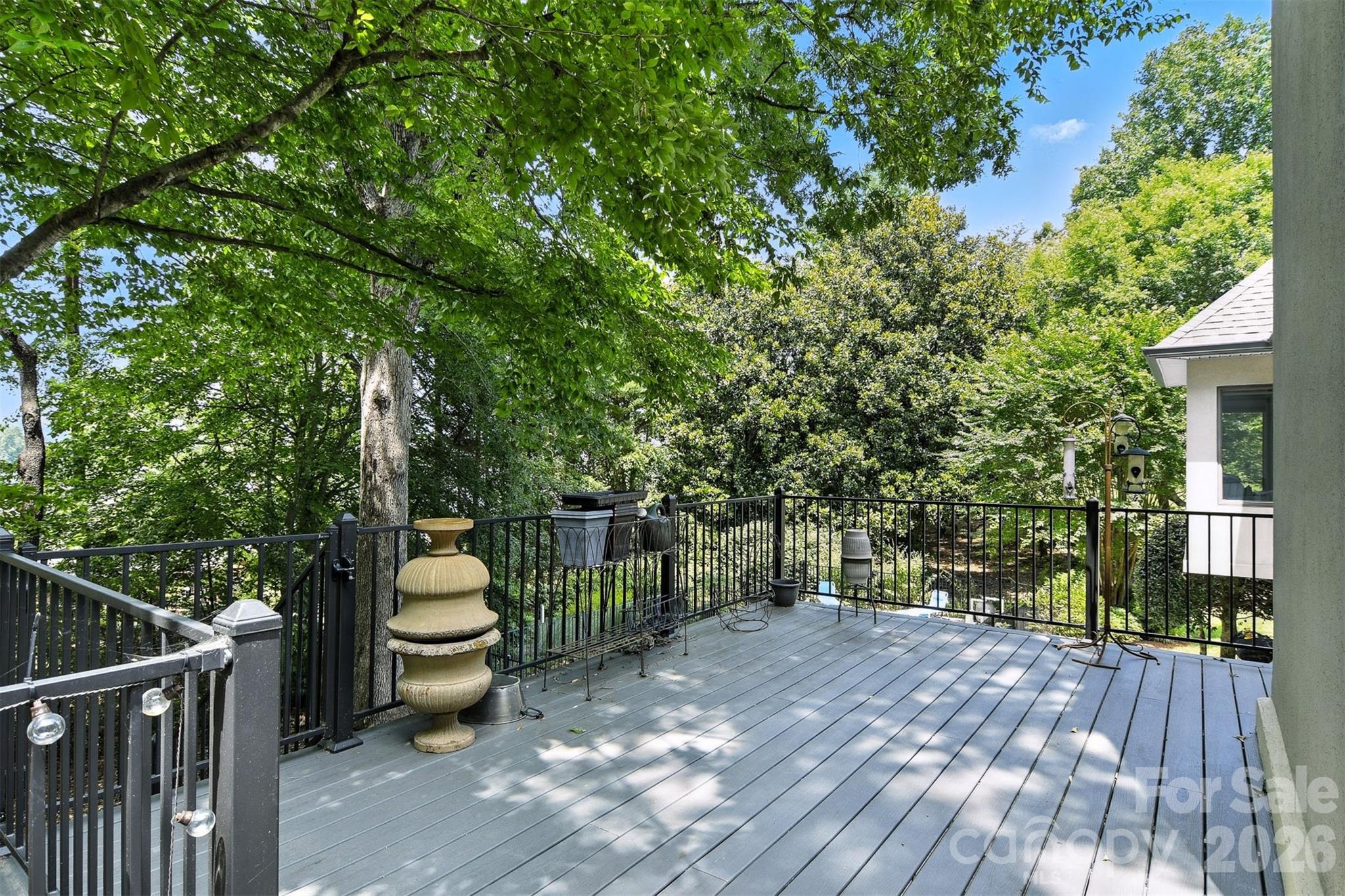 5042 Ridgeland Drive — Hickory